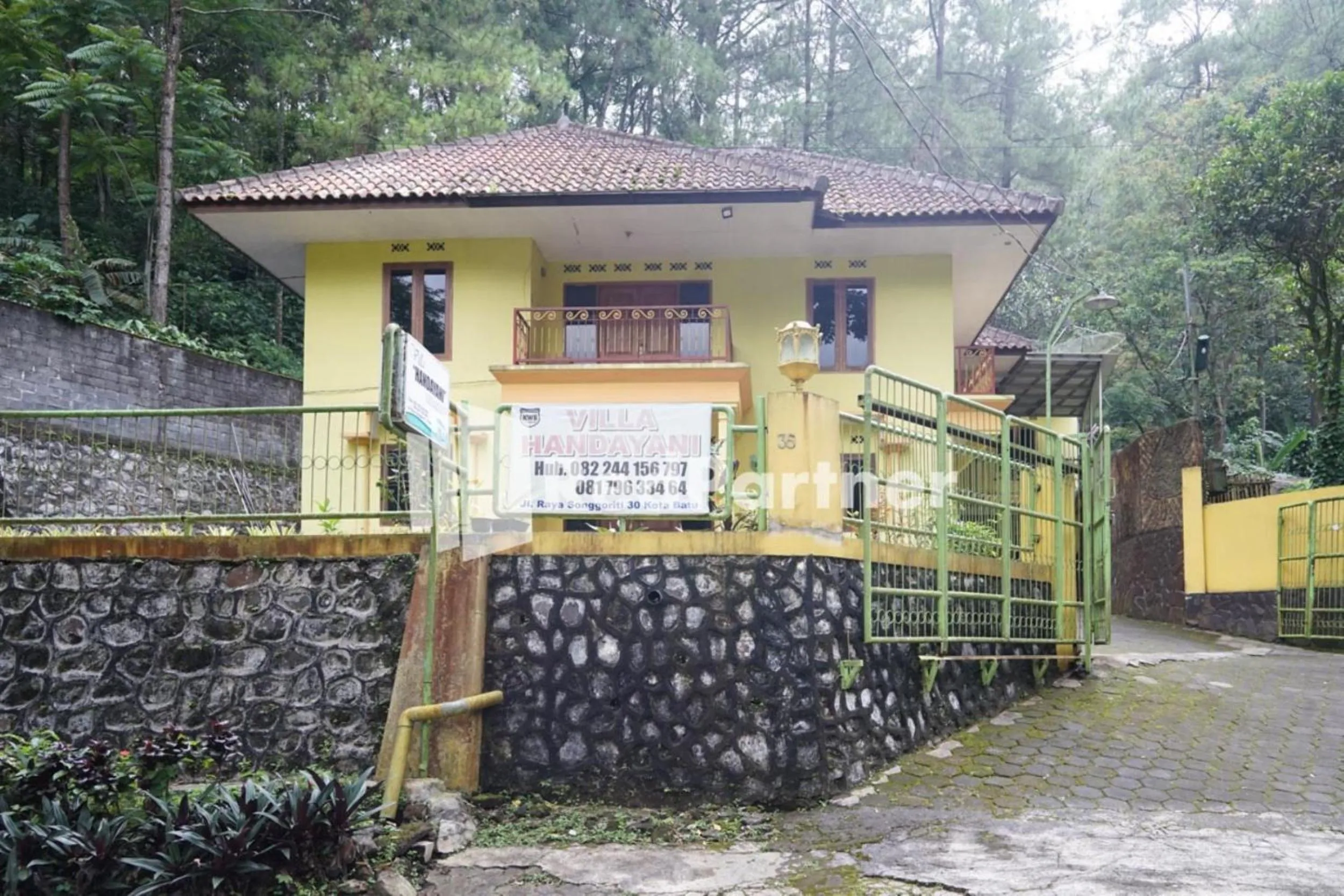 Property building in Villa Handayani Songgoriti RedPartner