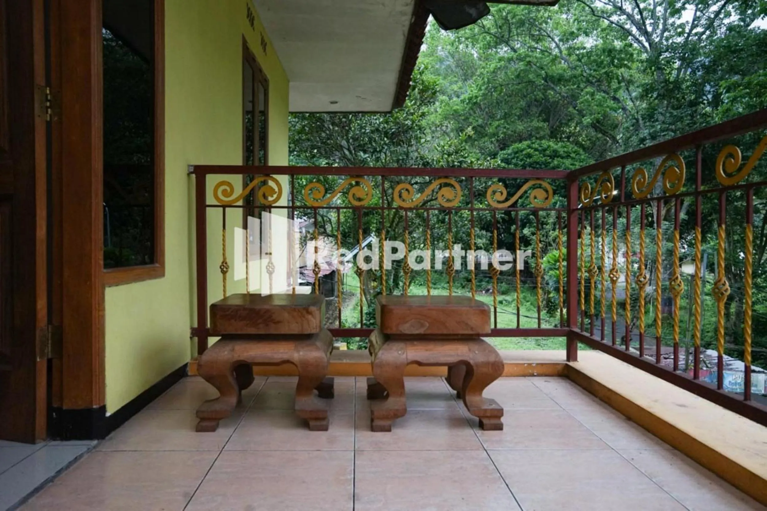 Patio in Villa Handayani Songgoriti RedPartner