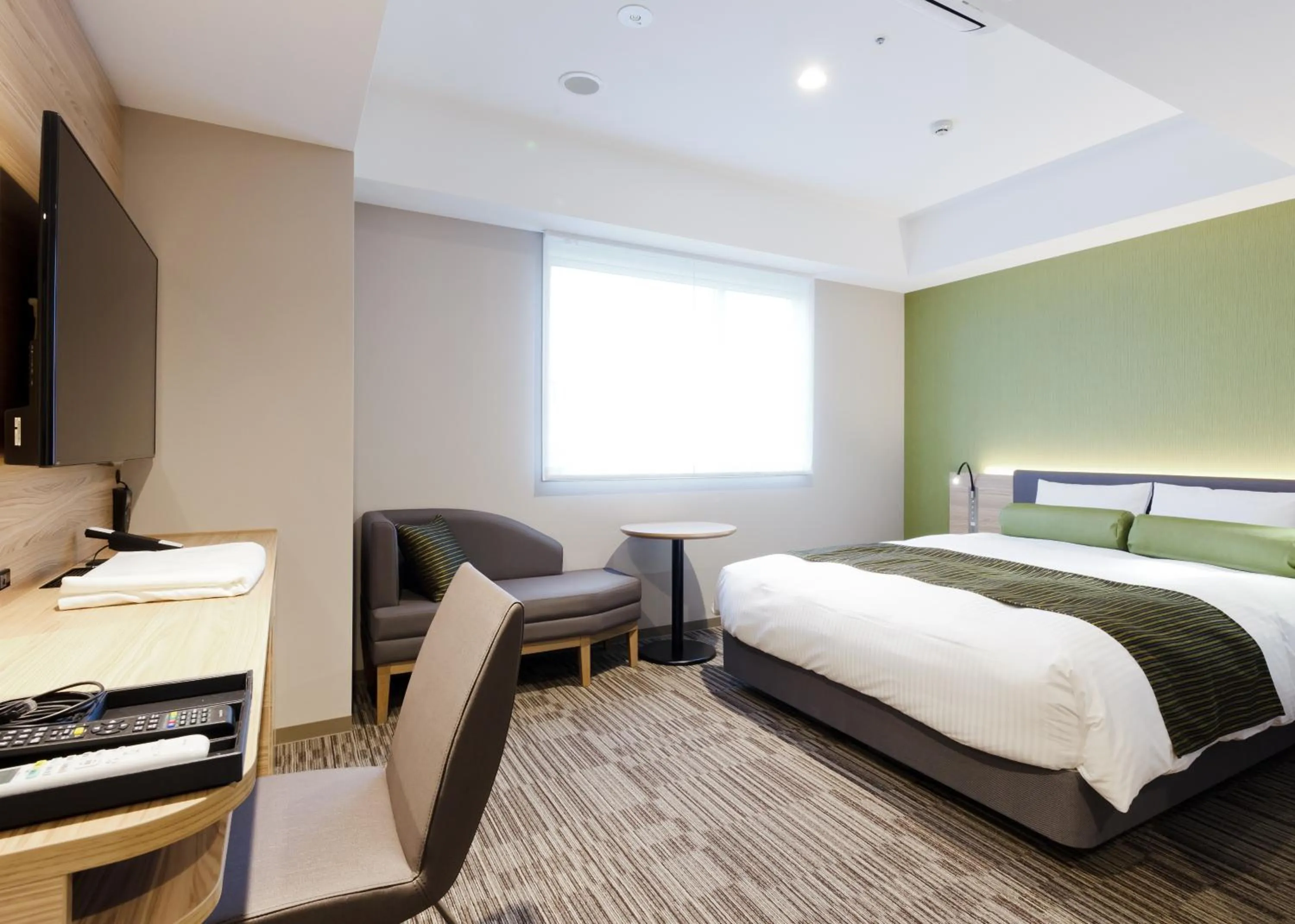 Bed in KEIKYU EX INN HANEDA 3 minutes walk from A2 Exit of Tenkubashi Station