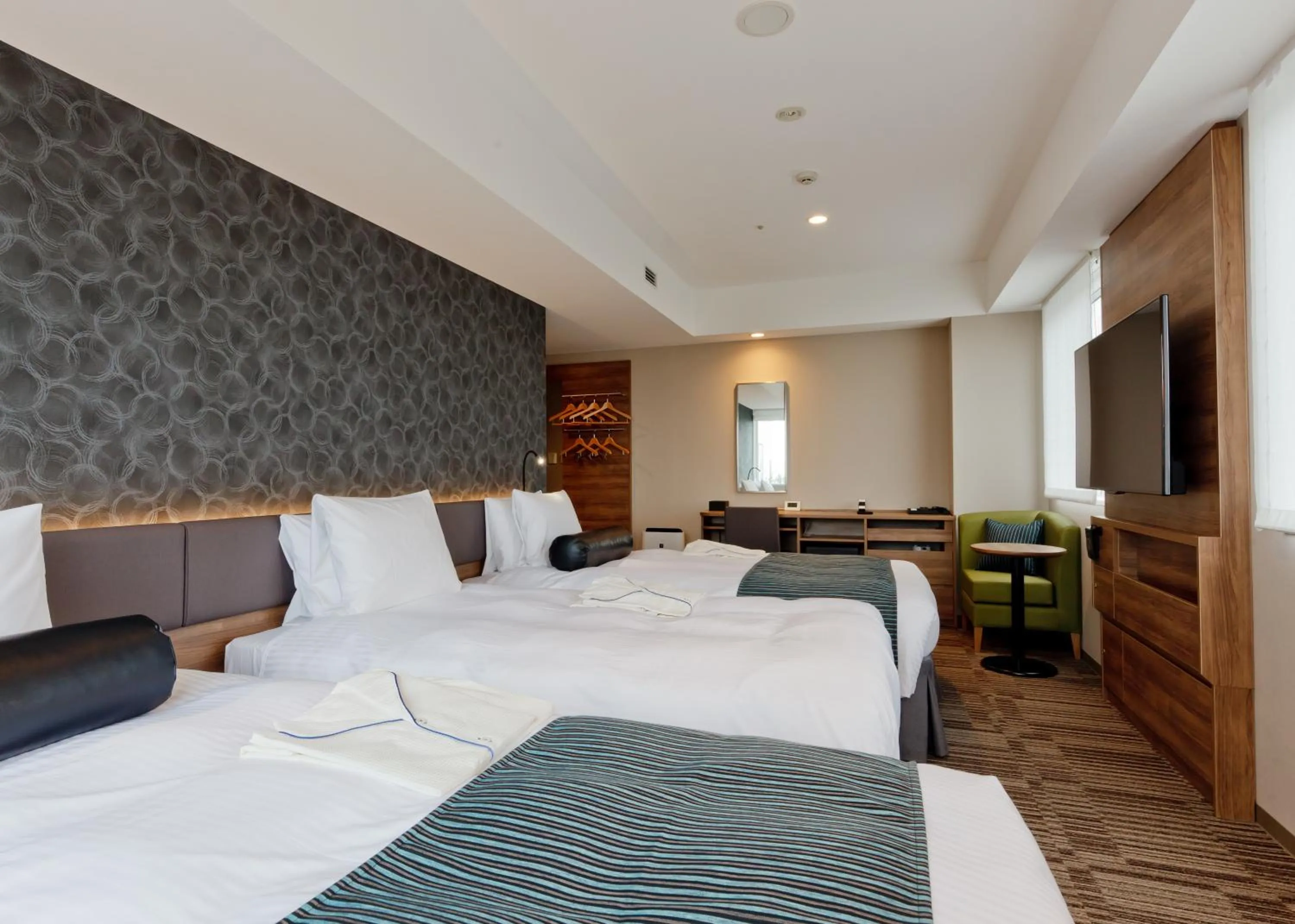 Bed in KEIKYU EX INN HANEDA 3 minutes walk from A2 Exit of Tenkubashi Station