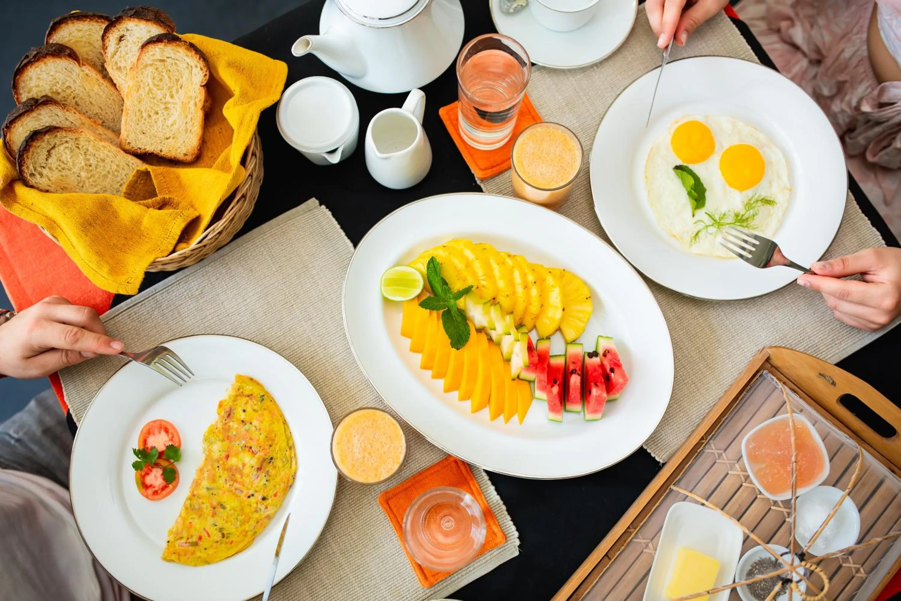 Food and drinks in TROPICAL HOUSE - Jungleside Villa