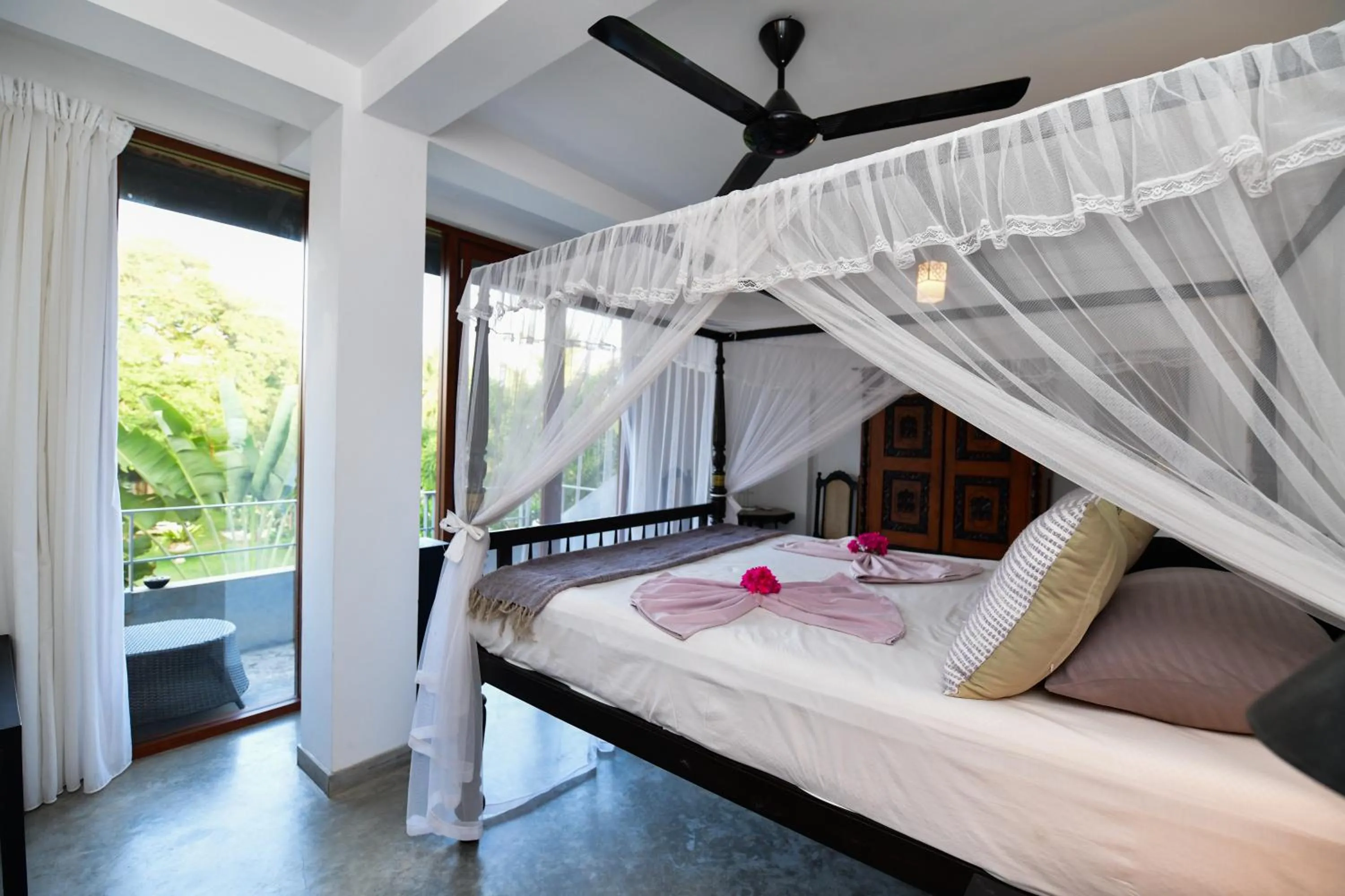 Bed in TROPICAL HOUSE - Jungleside Villa