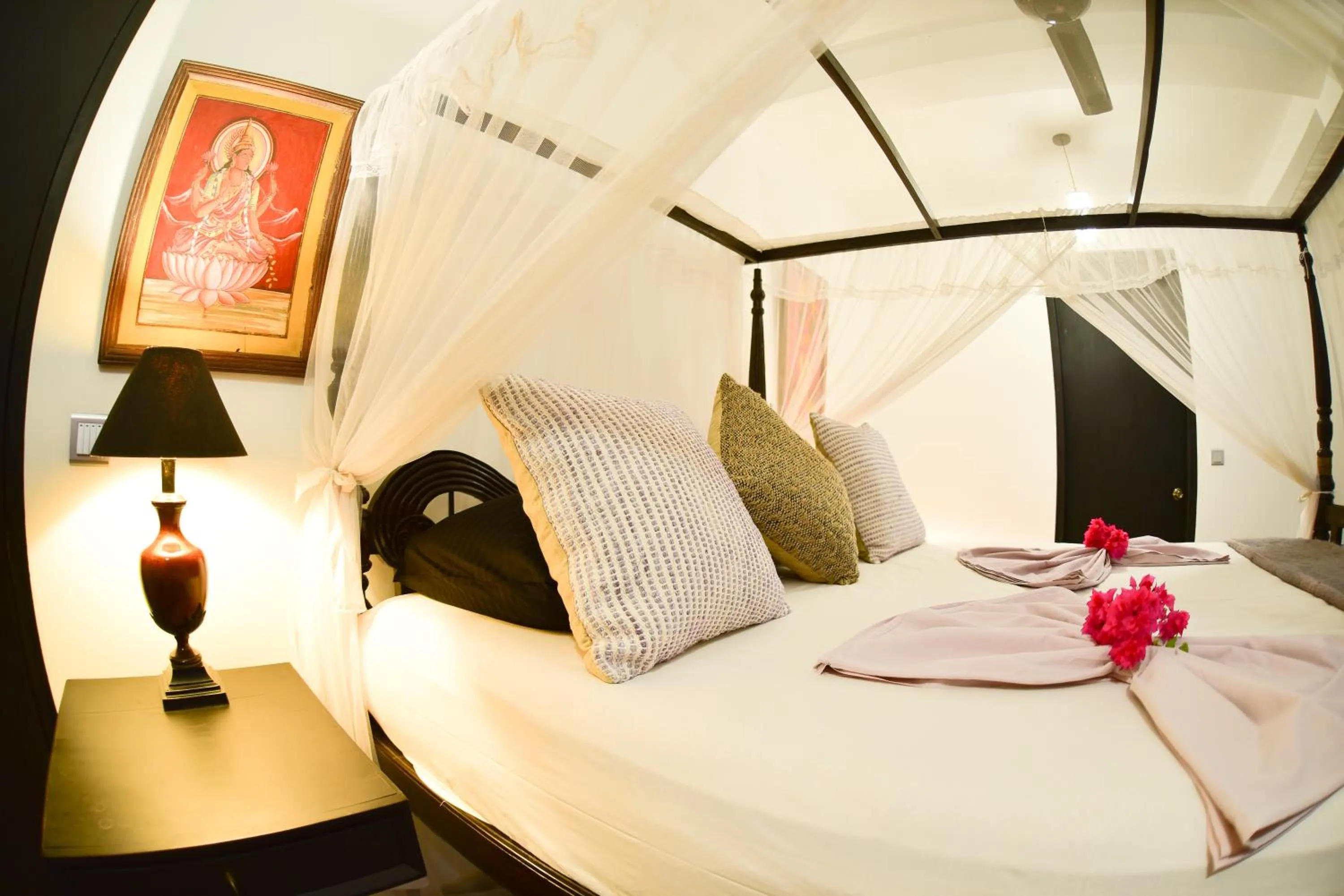 Bed in TROPICAL HOUSE - Jungleside Villa