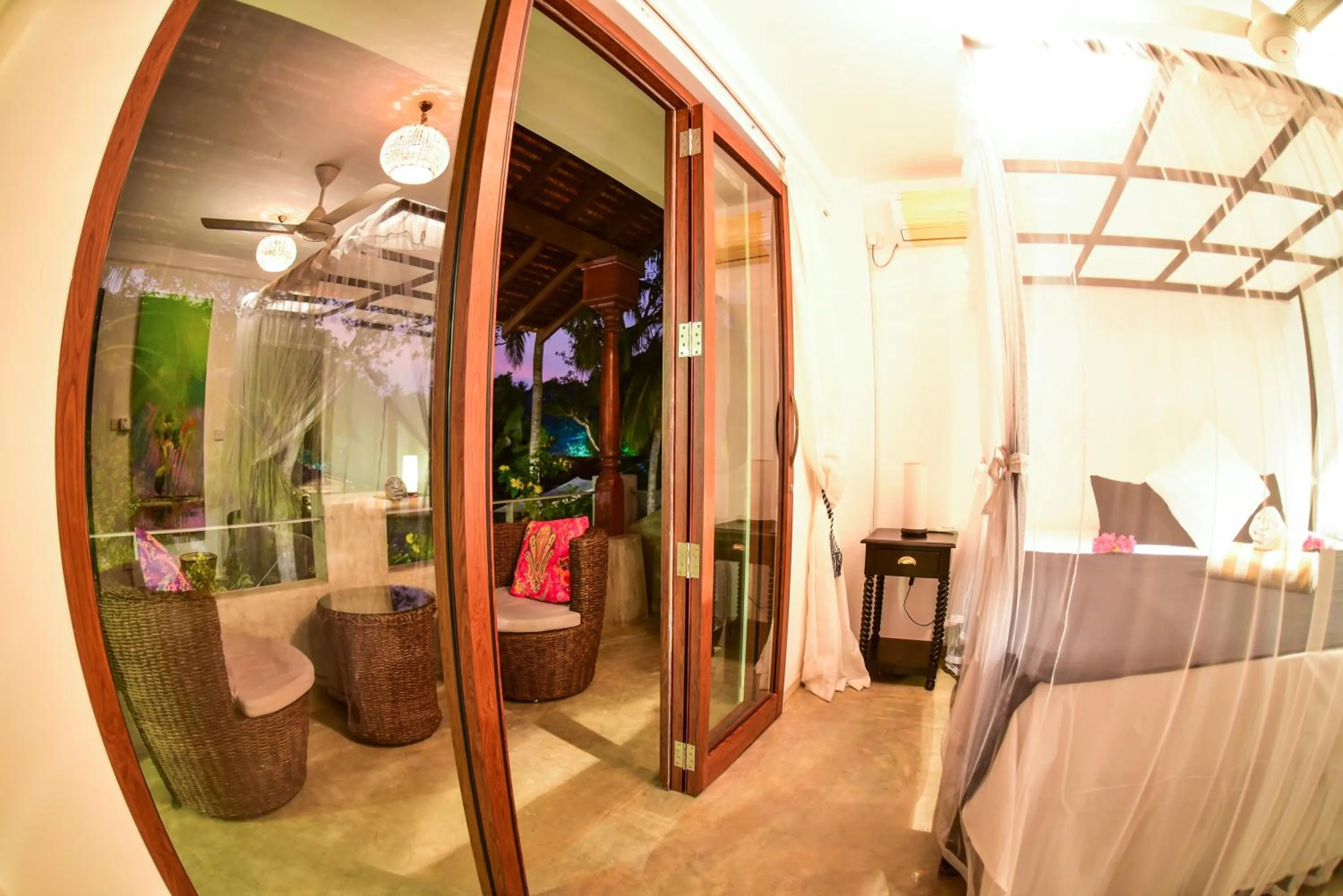 Bed in TROPICAL HOUSE - Jungleside Villa