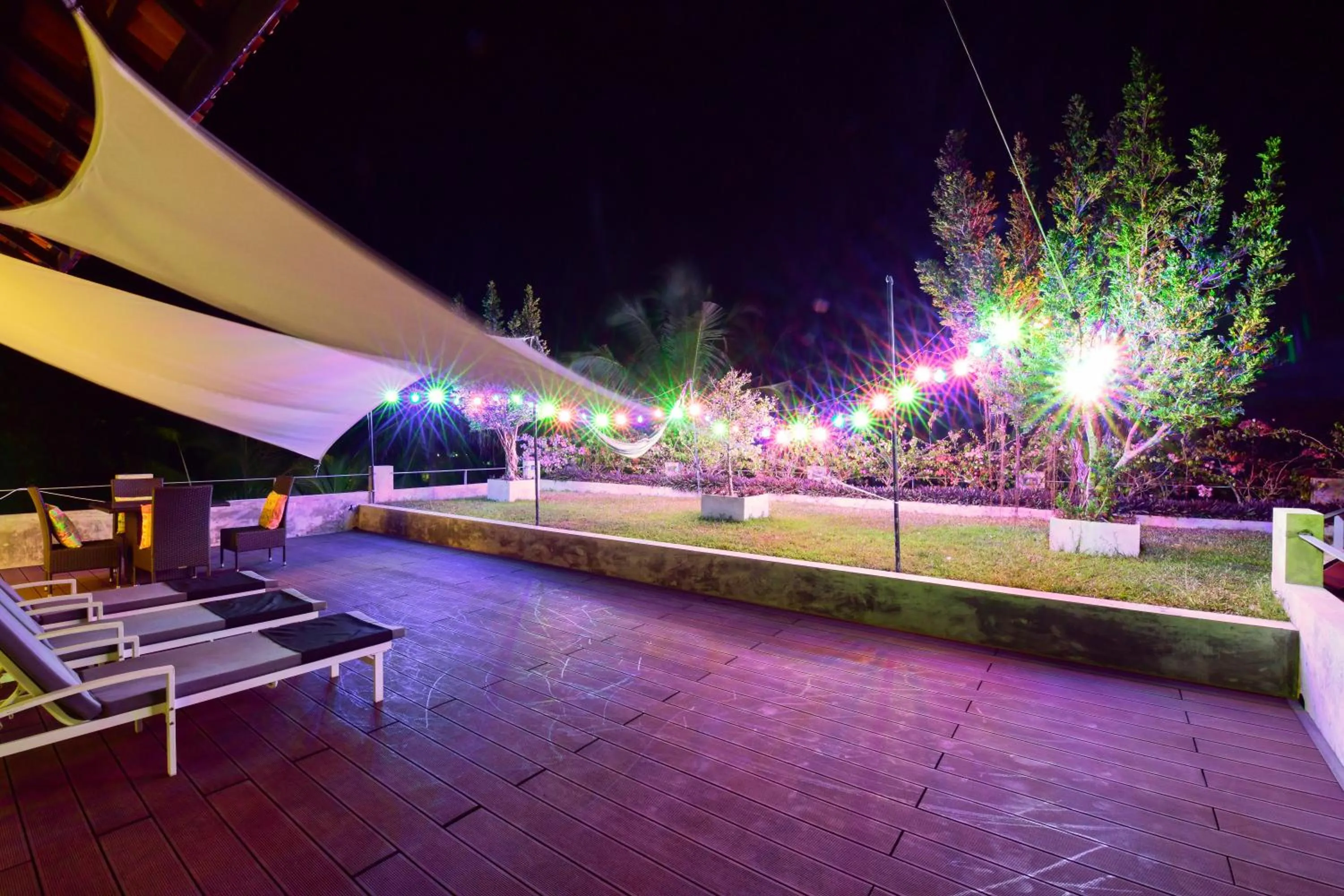 TROPICAL HOUSE - Jungleside Villa