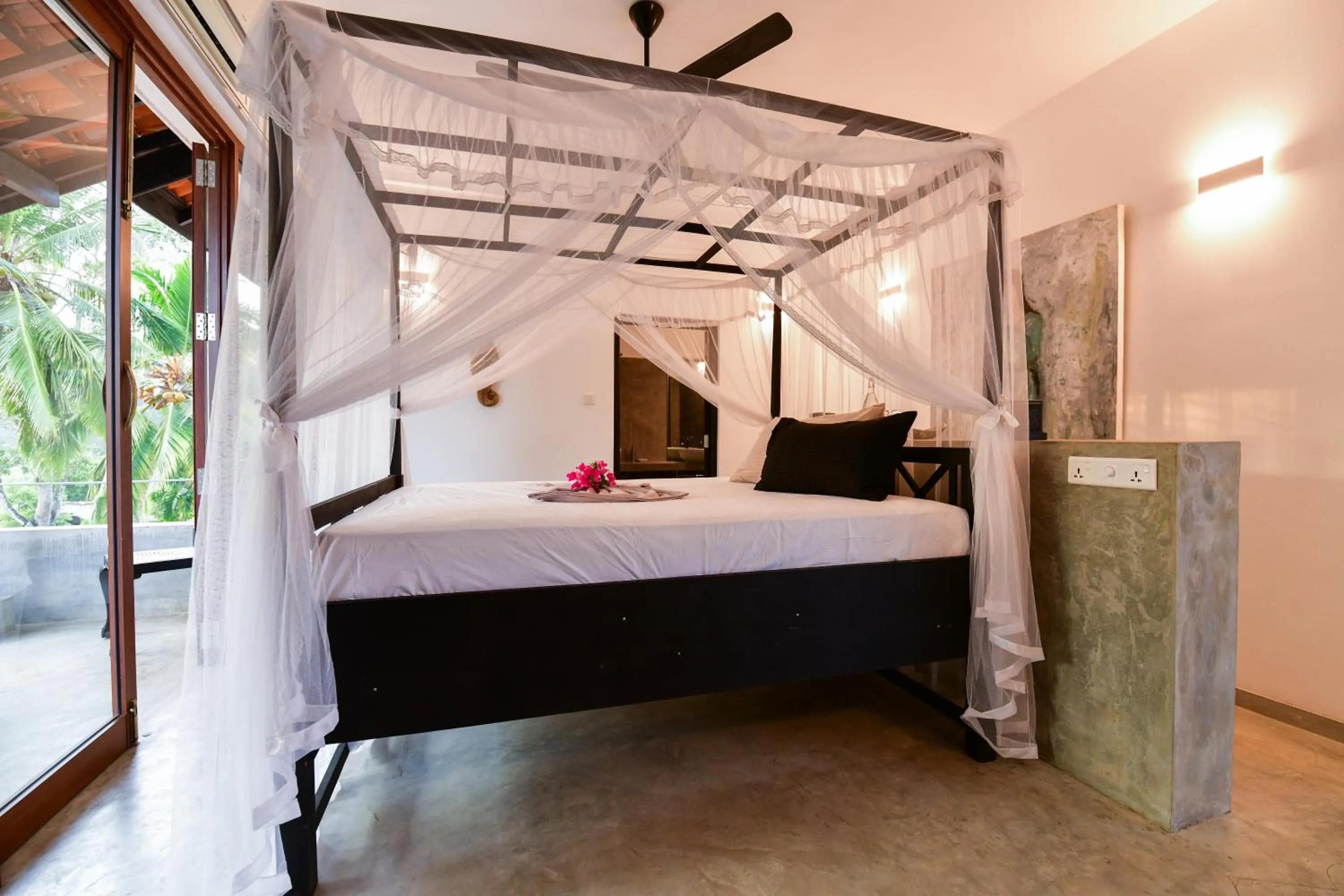 Bed in TROPICAL HOUSE - Jungleside Villa