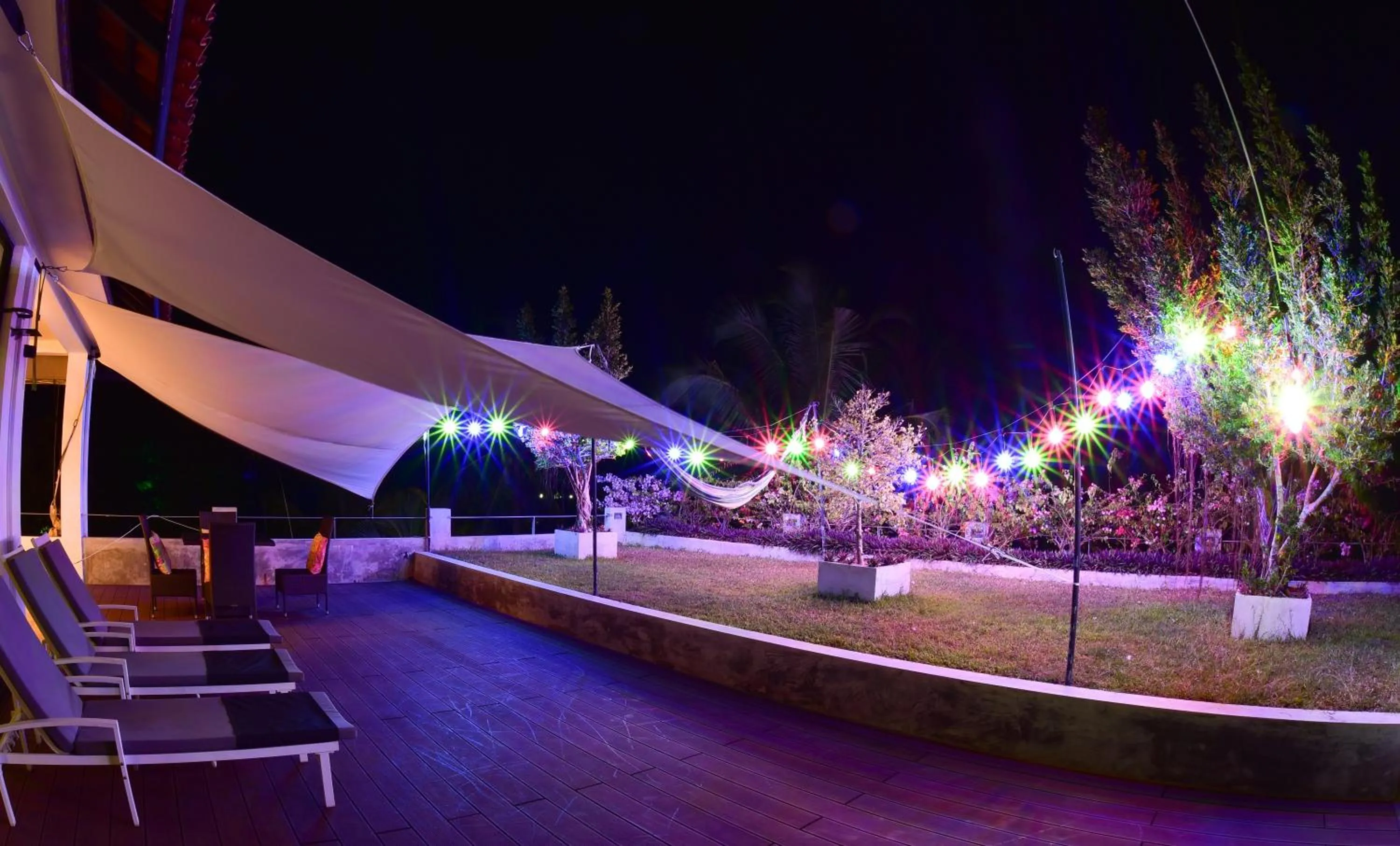 TROPICAL HOUSE - Jungleside Villa