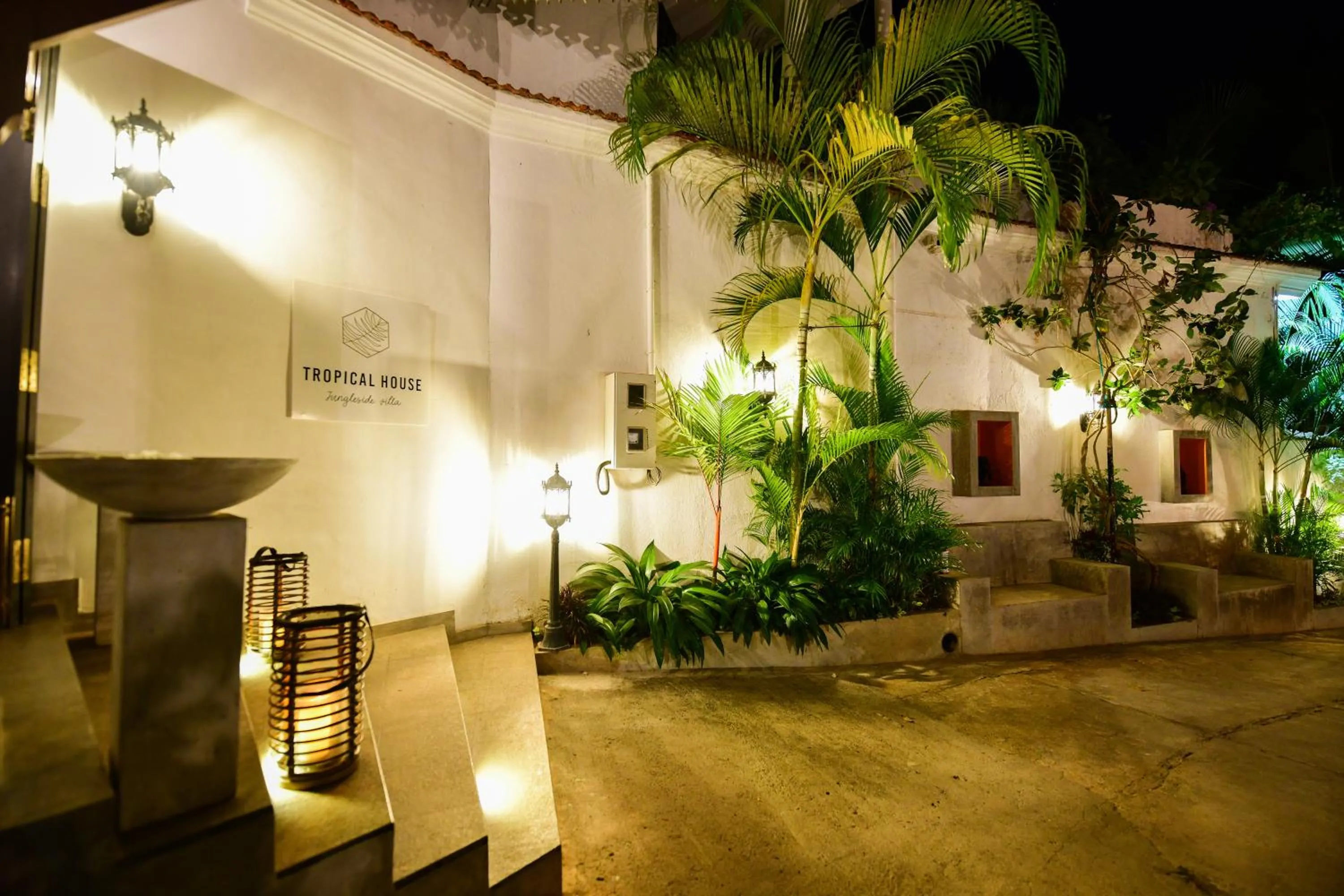 Property building in TROPICAL HOUSE - Jungleside Villa