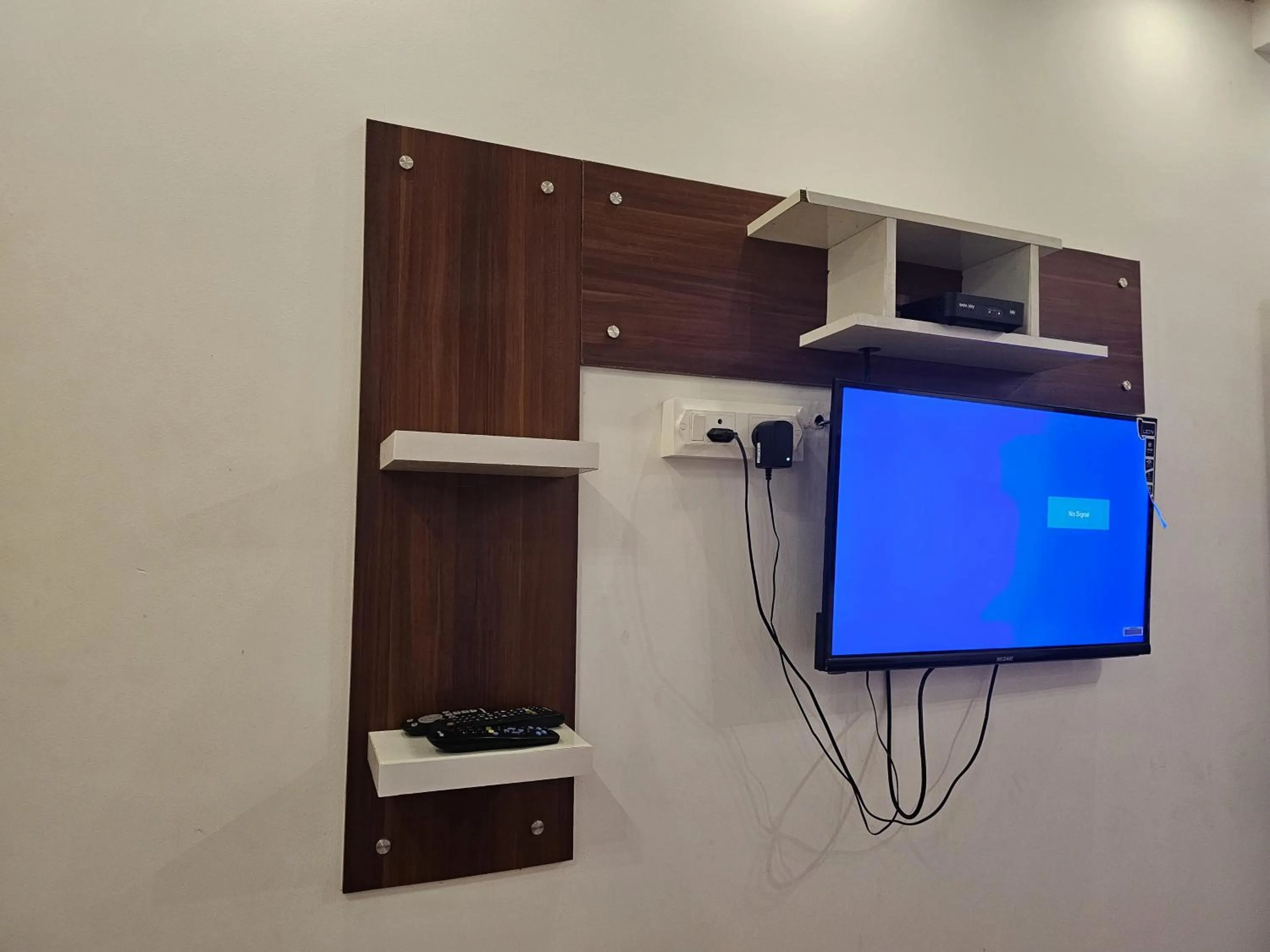 TV and multimedia in MIST RESIDENCY