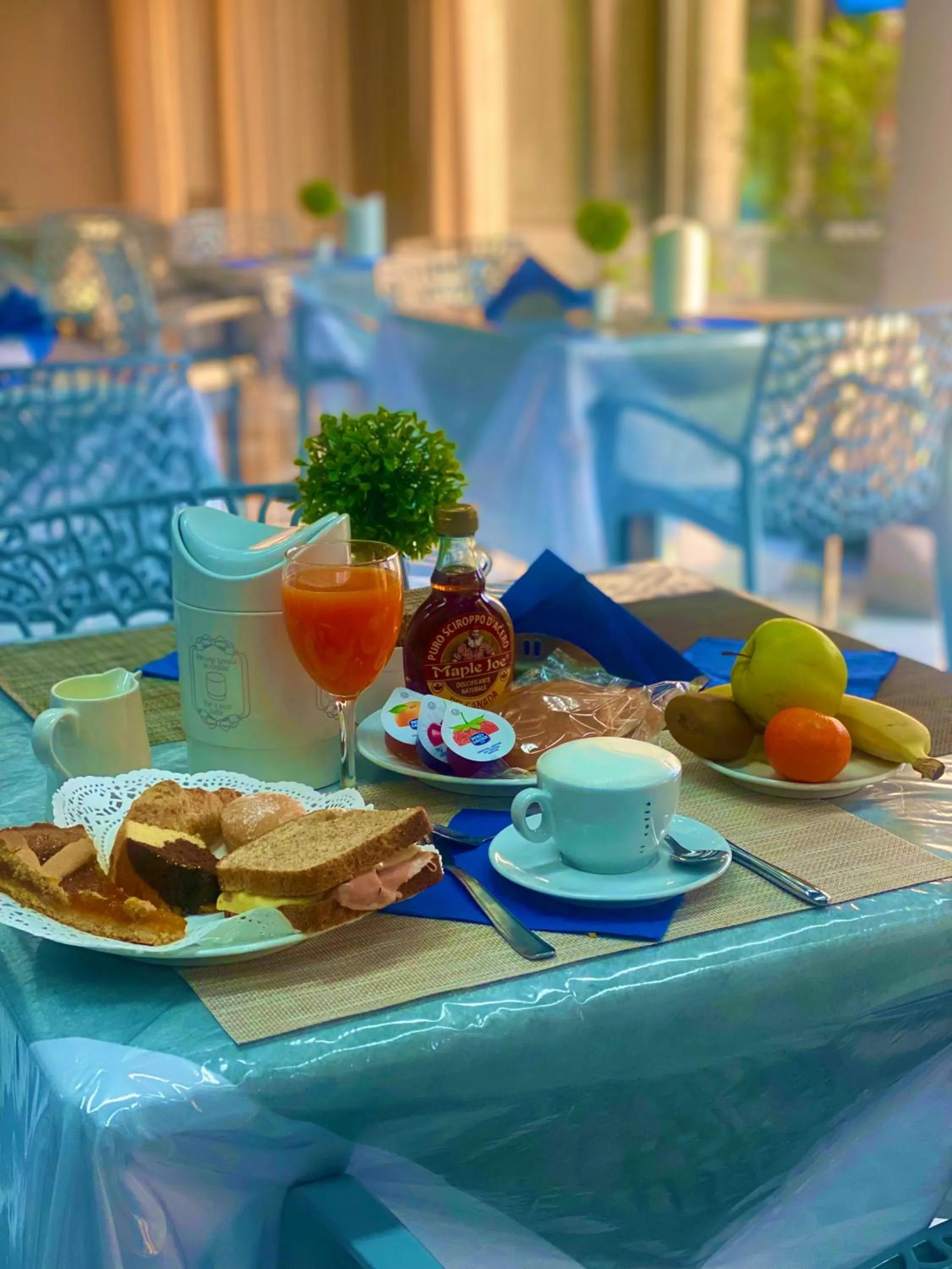 Breakfast in Hotel Forum