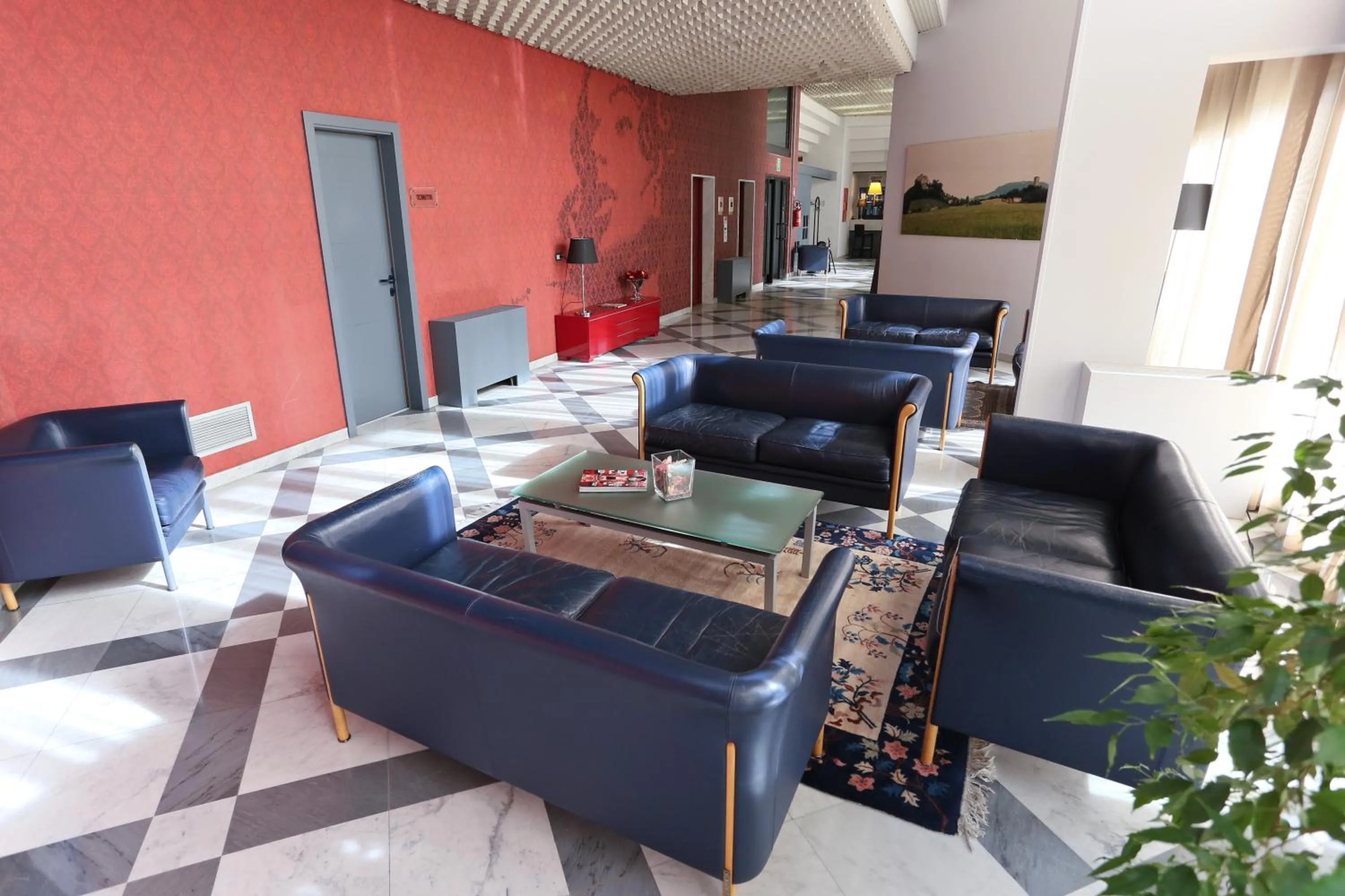 Communal lounge/ TV room in Hotel Forum