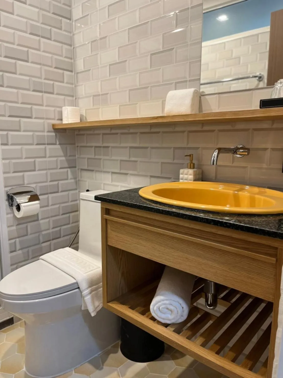 Toilet in Ago Hotel Chinatown