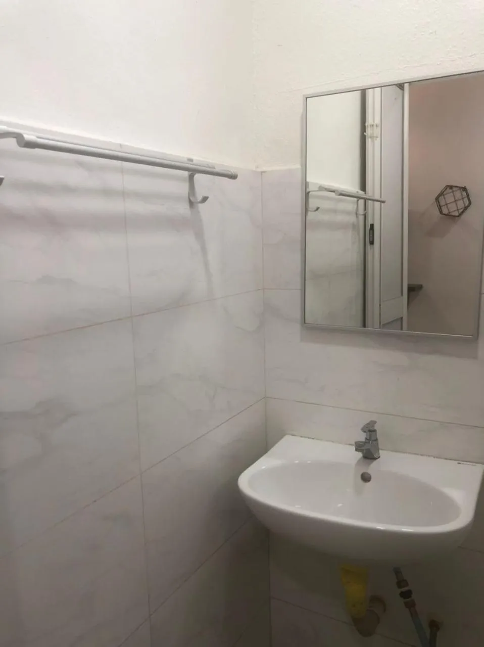 Shower in Hotel station 24