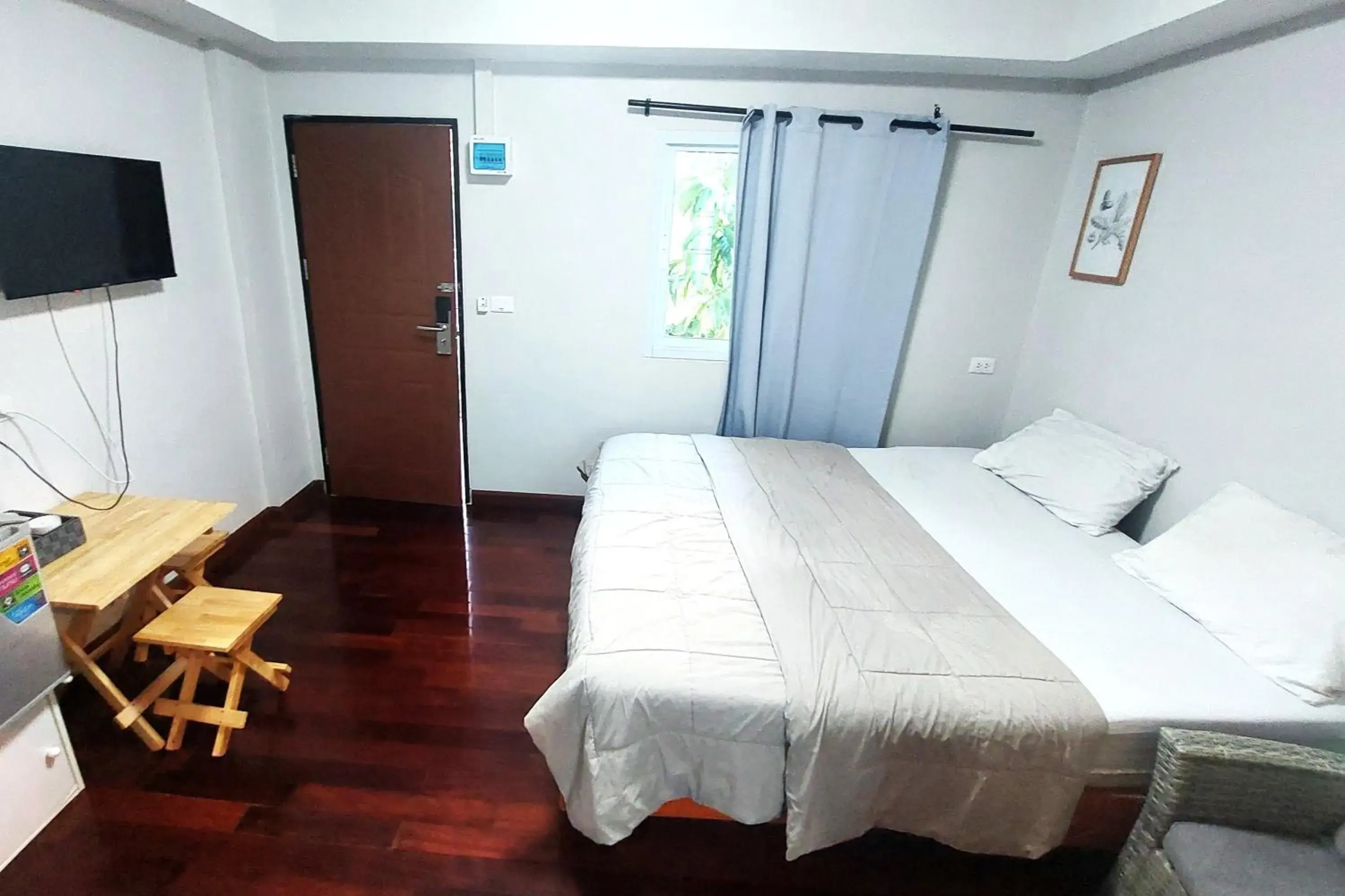 Budget Double Room in OYO 75396 Look Shine Apartment Budget Double Room in OYO 75396 Look Shine Apartment