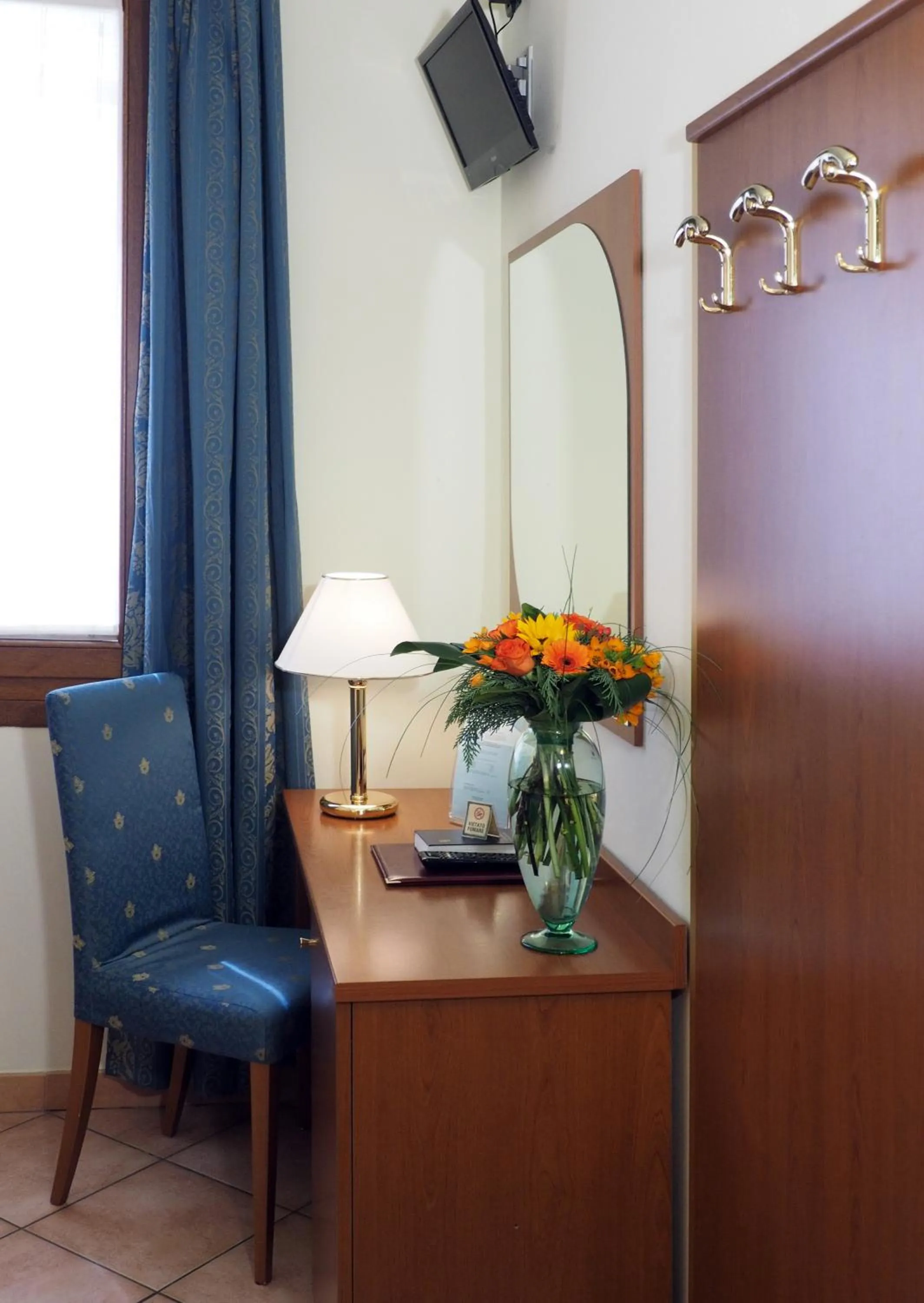 Bedroom in Hotel Cris