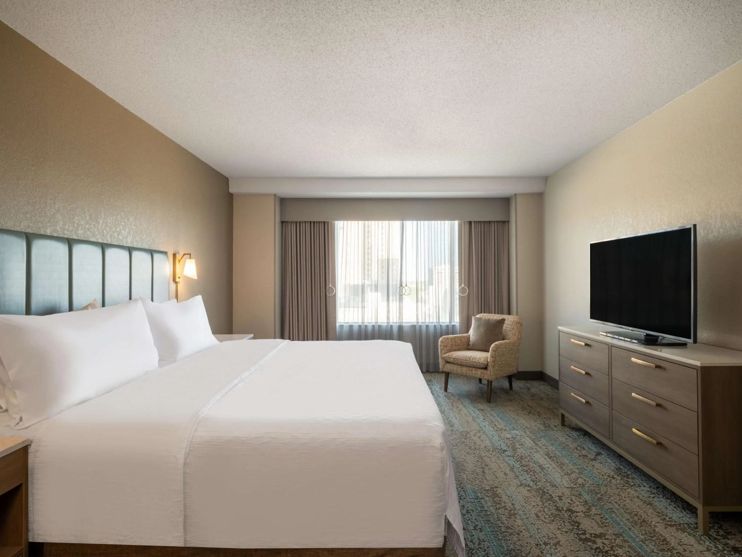 Bed in Homewood Suites By Hilton Toledo Downtown
