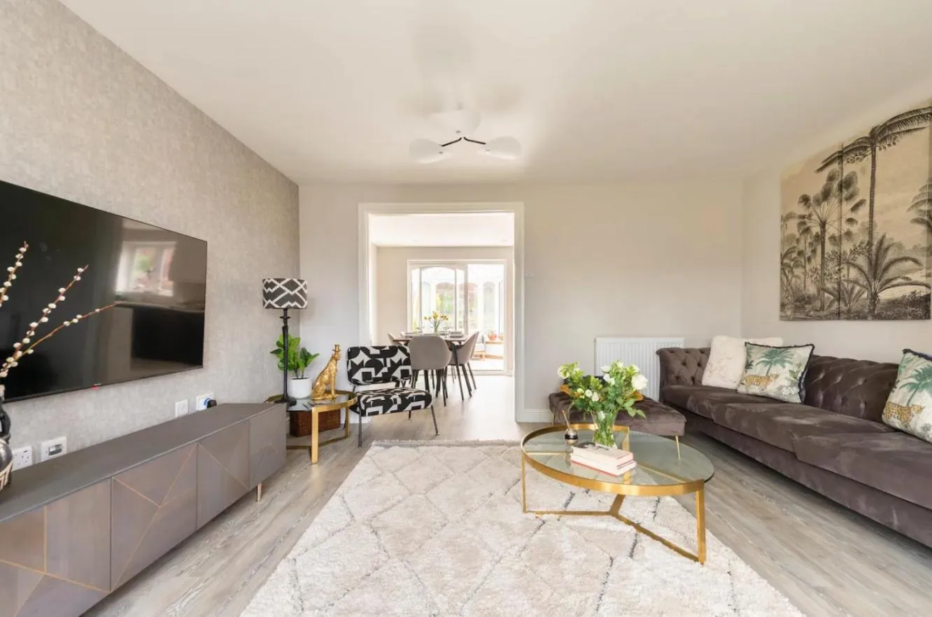 Living room in Virginia Water Family Getaway