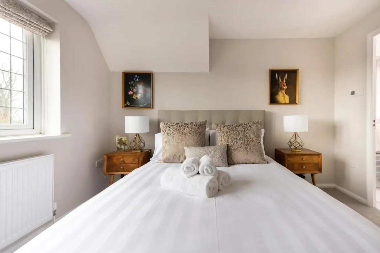 Bedroom, Bed in Virginia Water Family Getaway