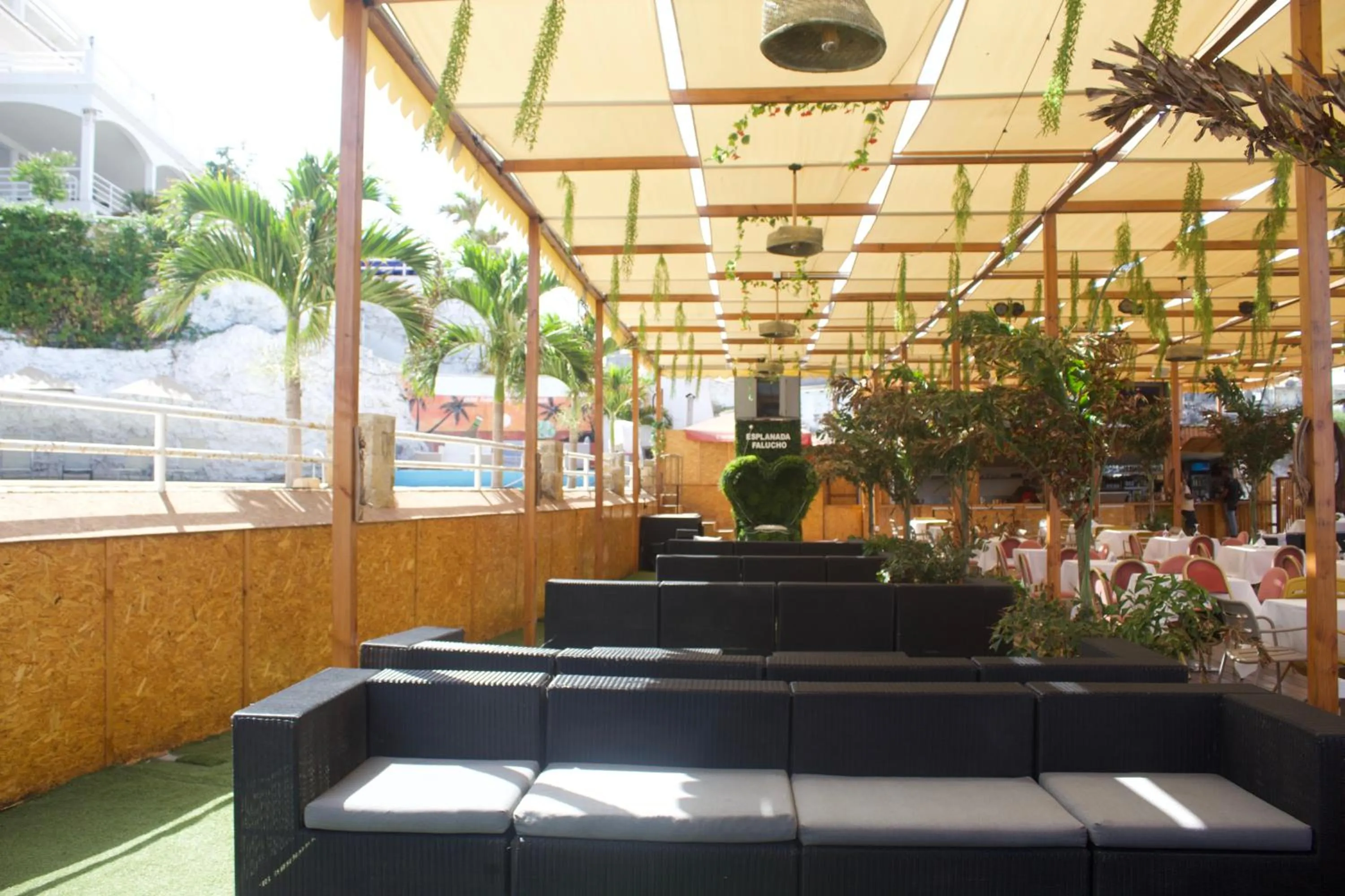 Restaurant/places to eat in Falucho Paradise Beach