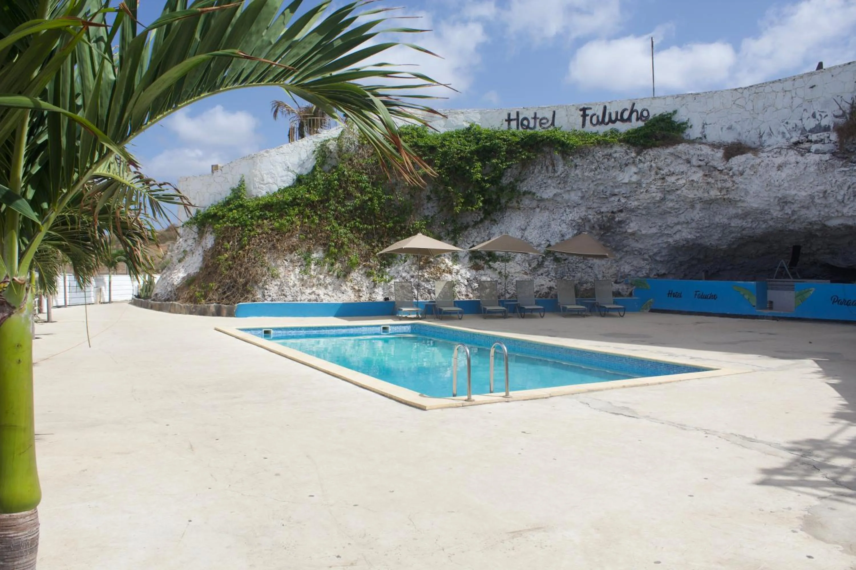 Falucho Paradise Beach