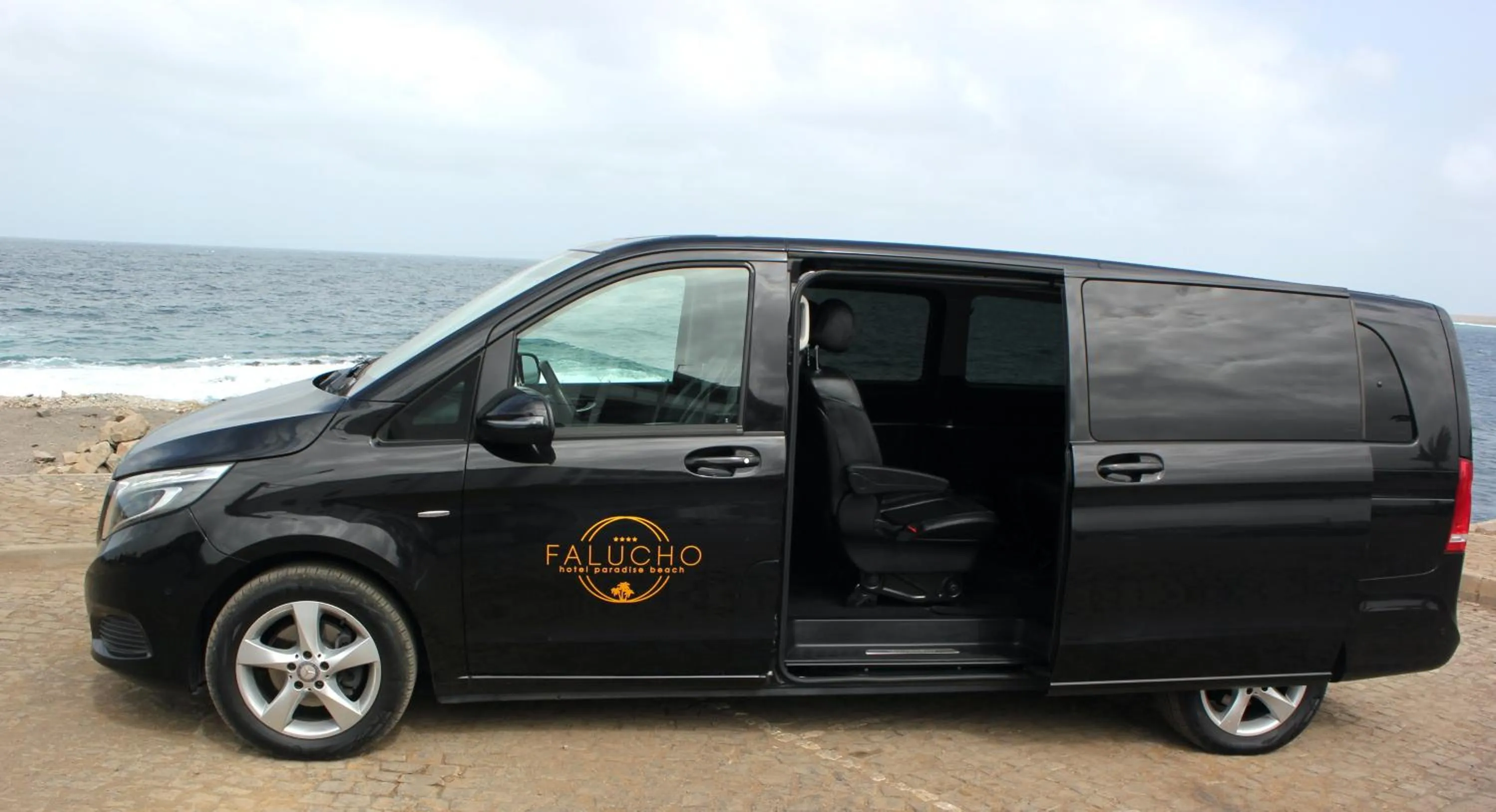 Parking in Falucho Paradise Beach