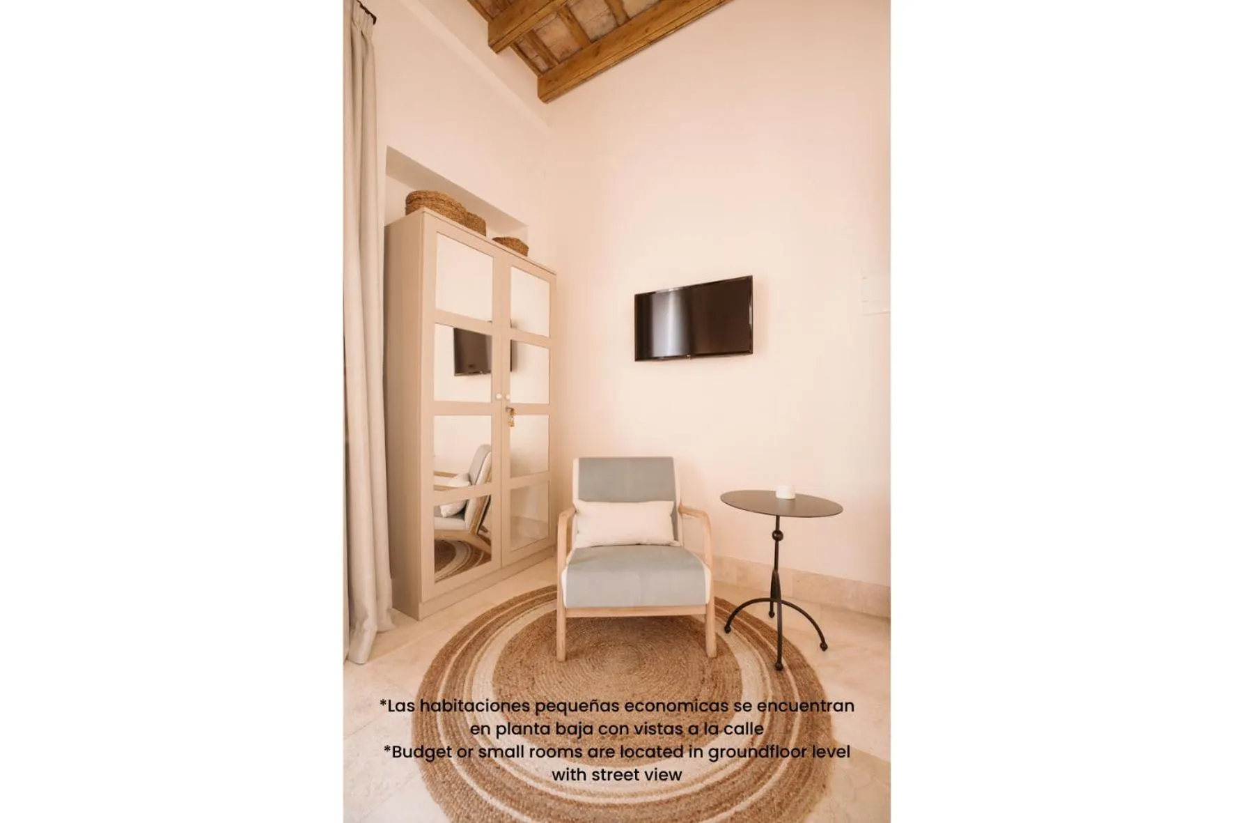 Photo of the whole room in Casa Aura Hotel