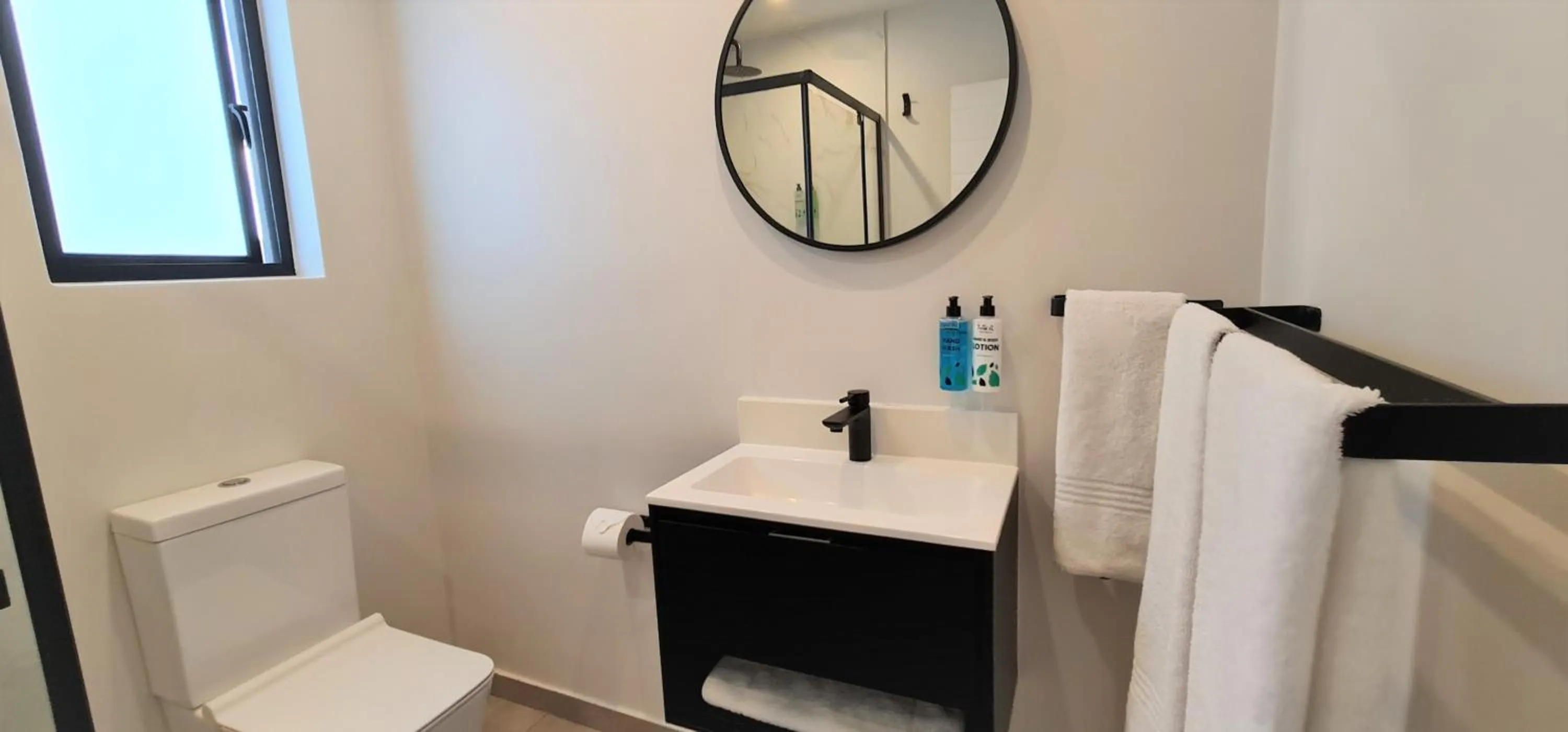 Bathroom in MINT Apartments Greenside