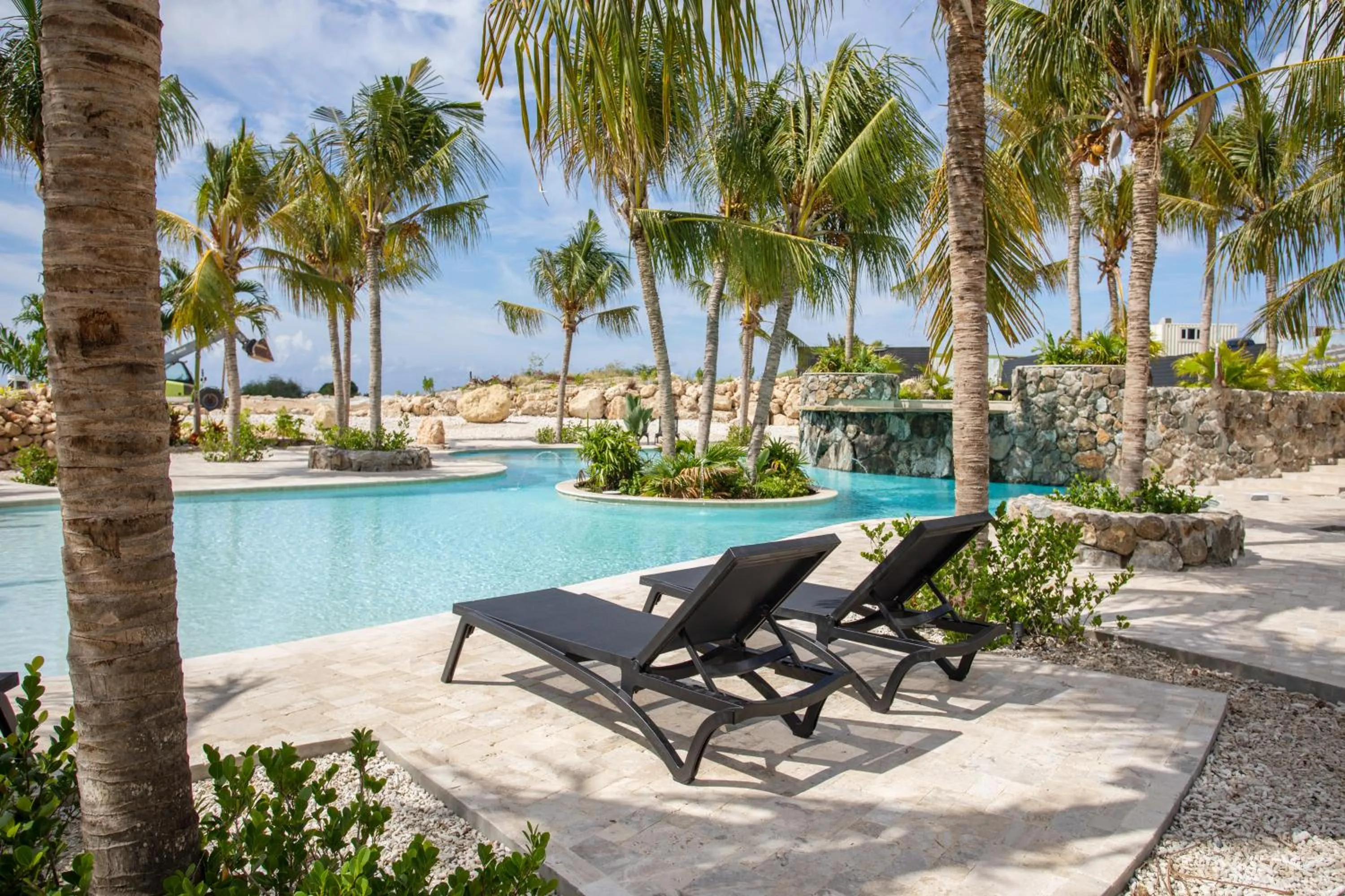 Swimming pool in Blue Bay - The Reef