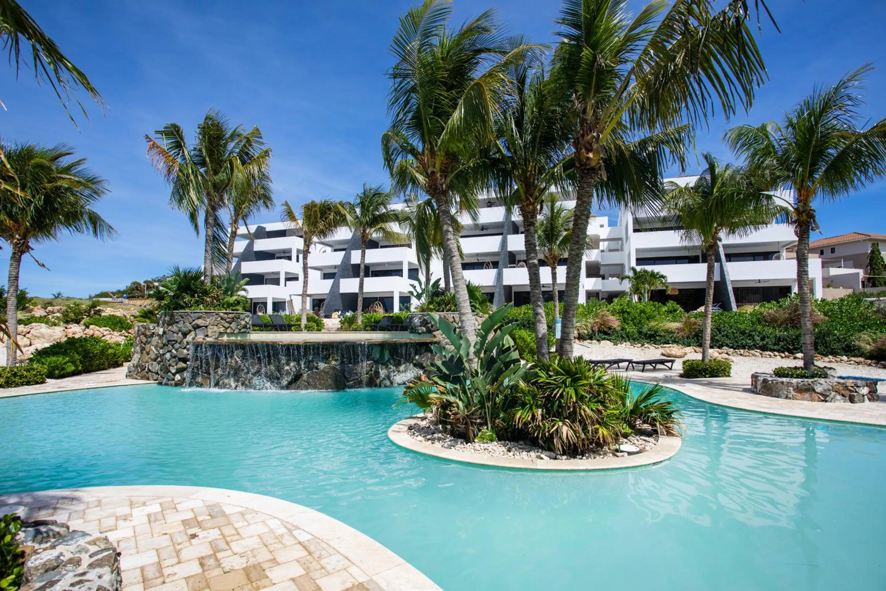 Swimming pool in Blue Bay - The Reef