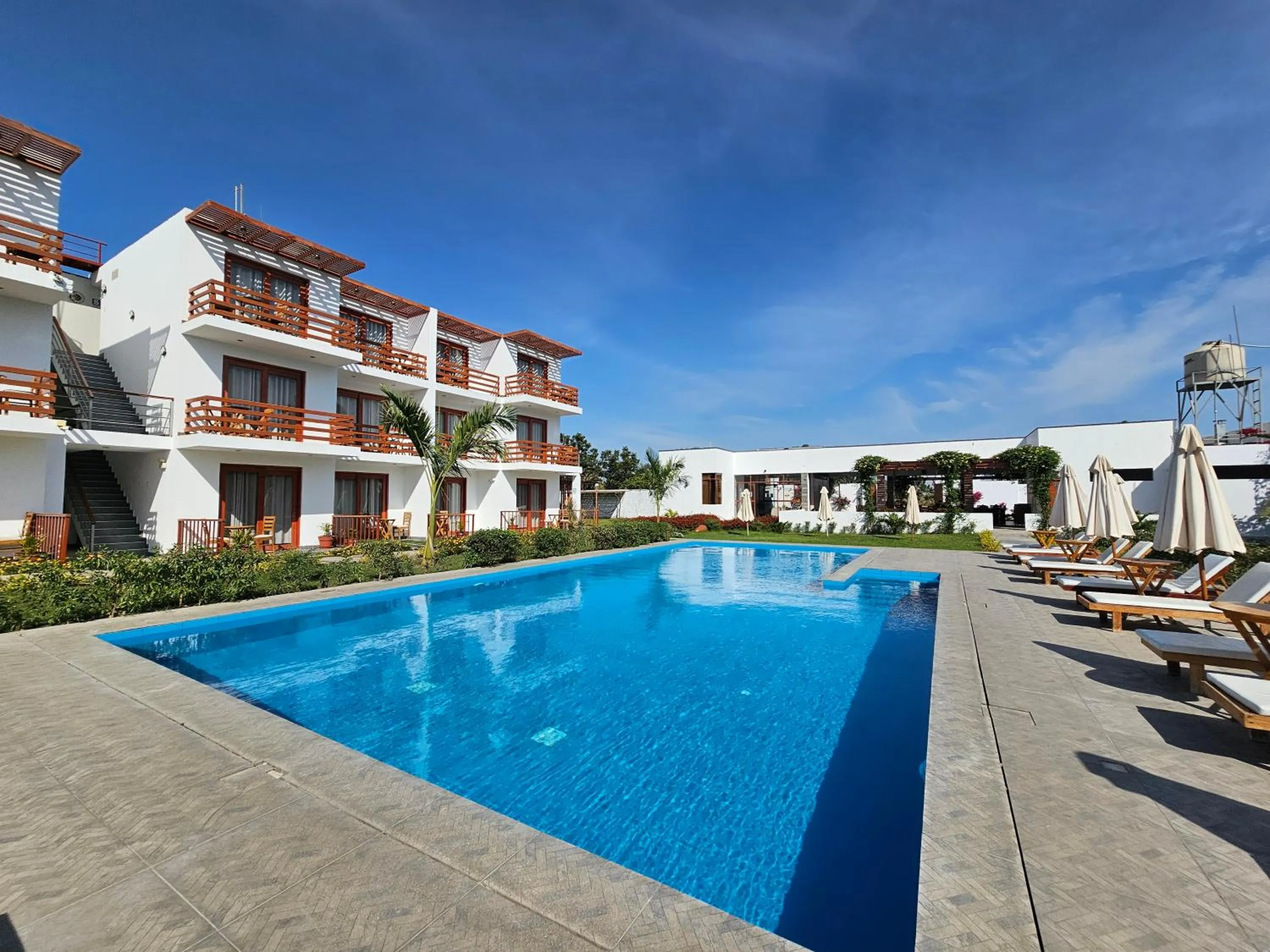 Property building in Hotel La Colina