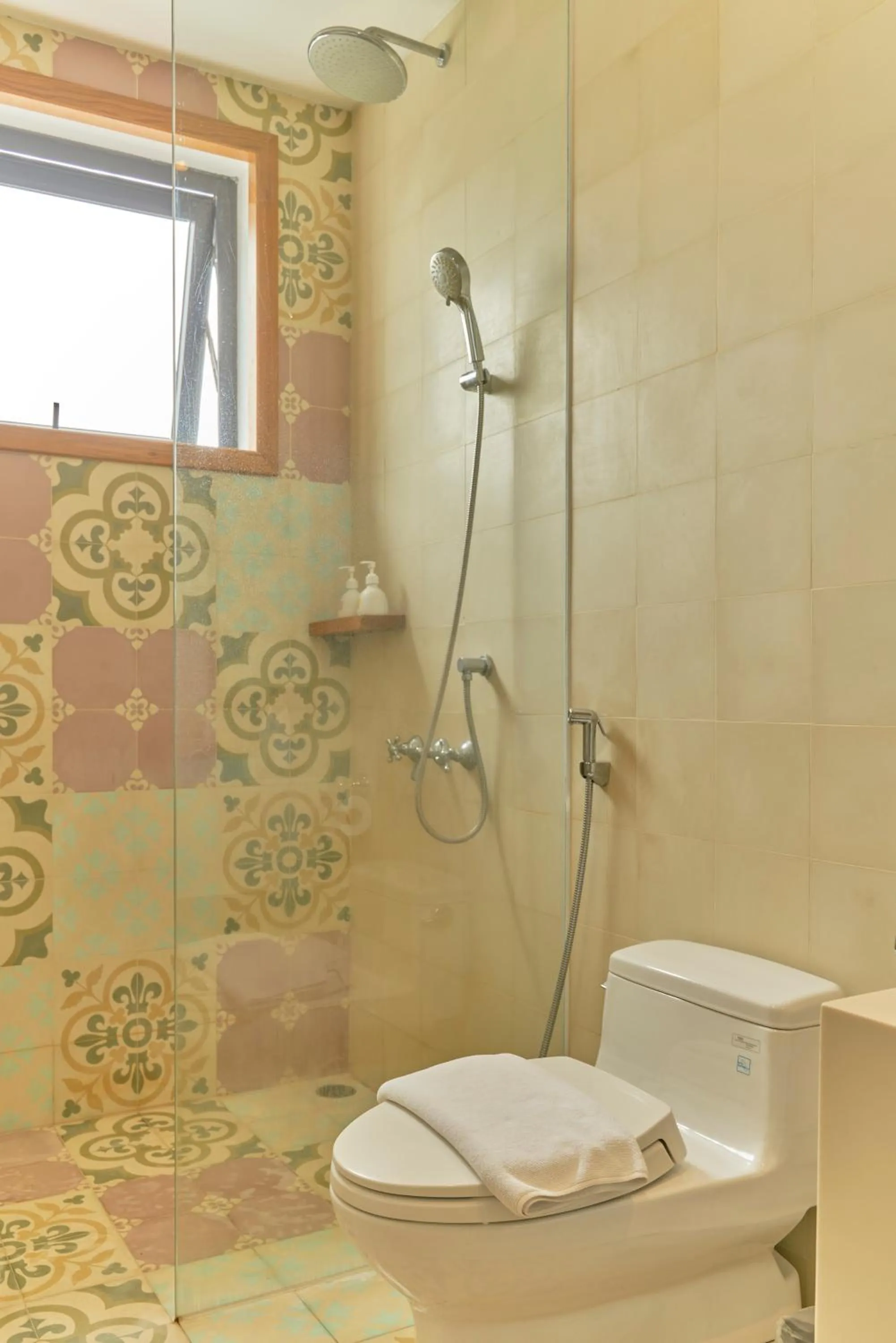 YÊN LIVING BÌNH THẠNH