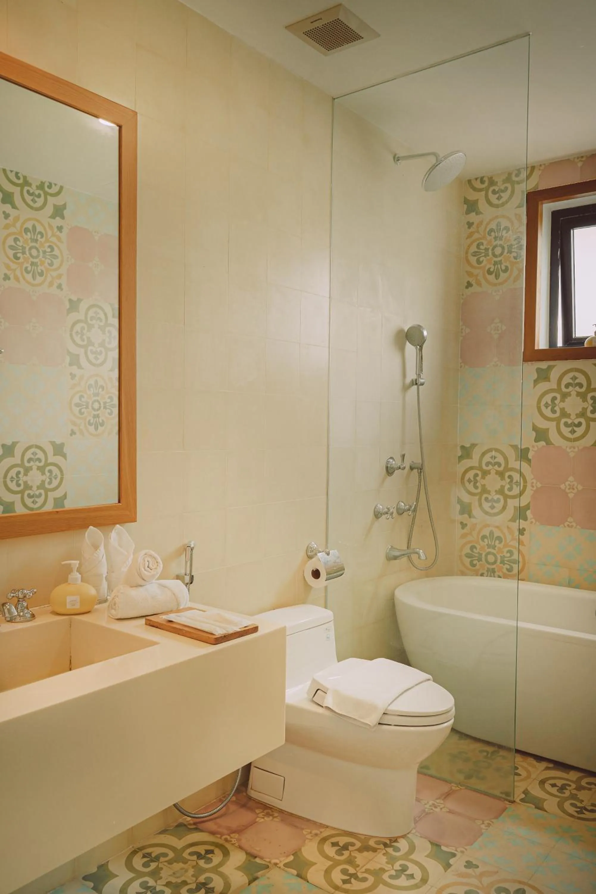 YÊN LIVING BÌNH THẠNH