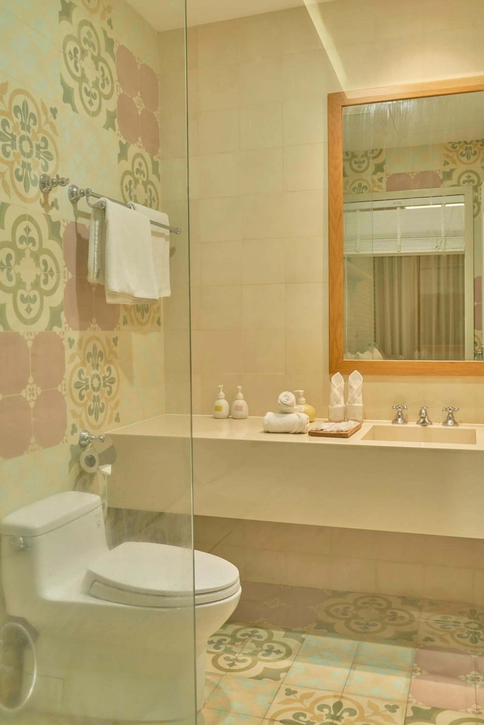 YÊN LIVING BÌNH THẠNH