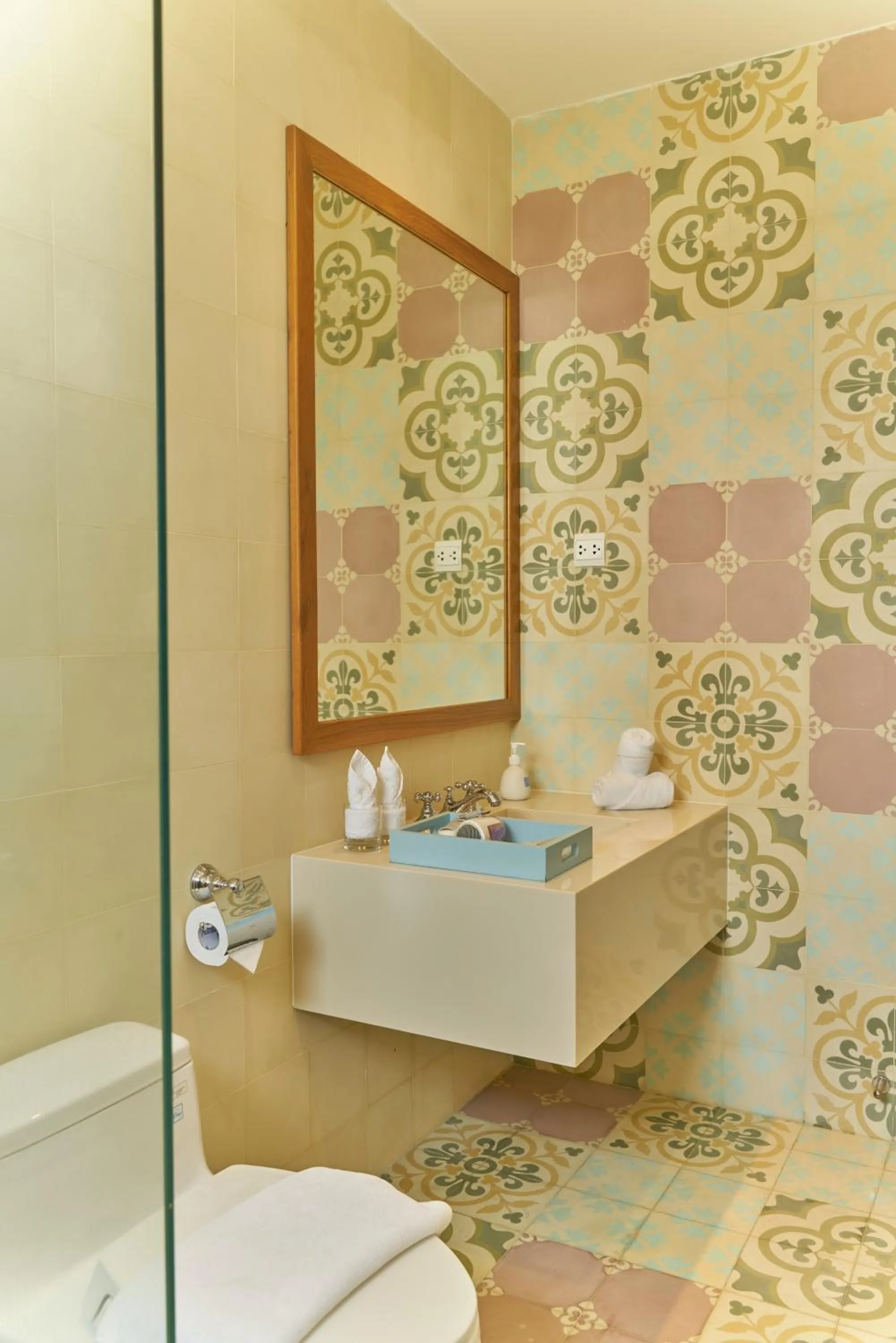 YÊN LIVING BÌNH THẠNH