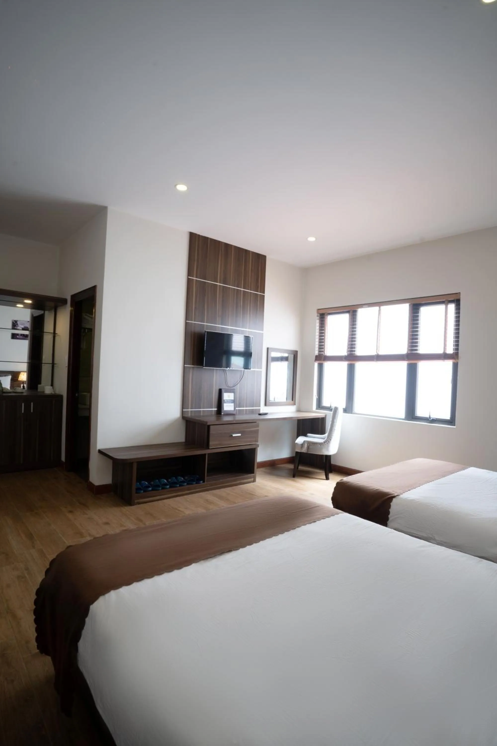 Bedroom, Bed in Mai Khanh Hotel