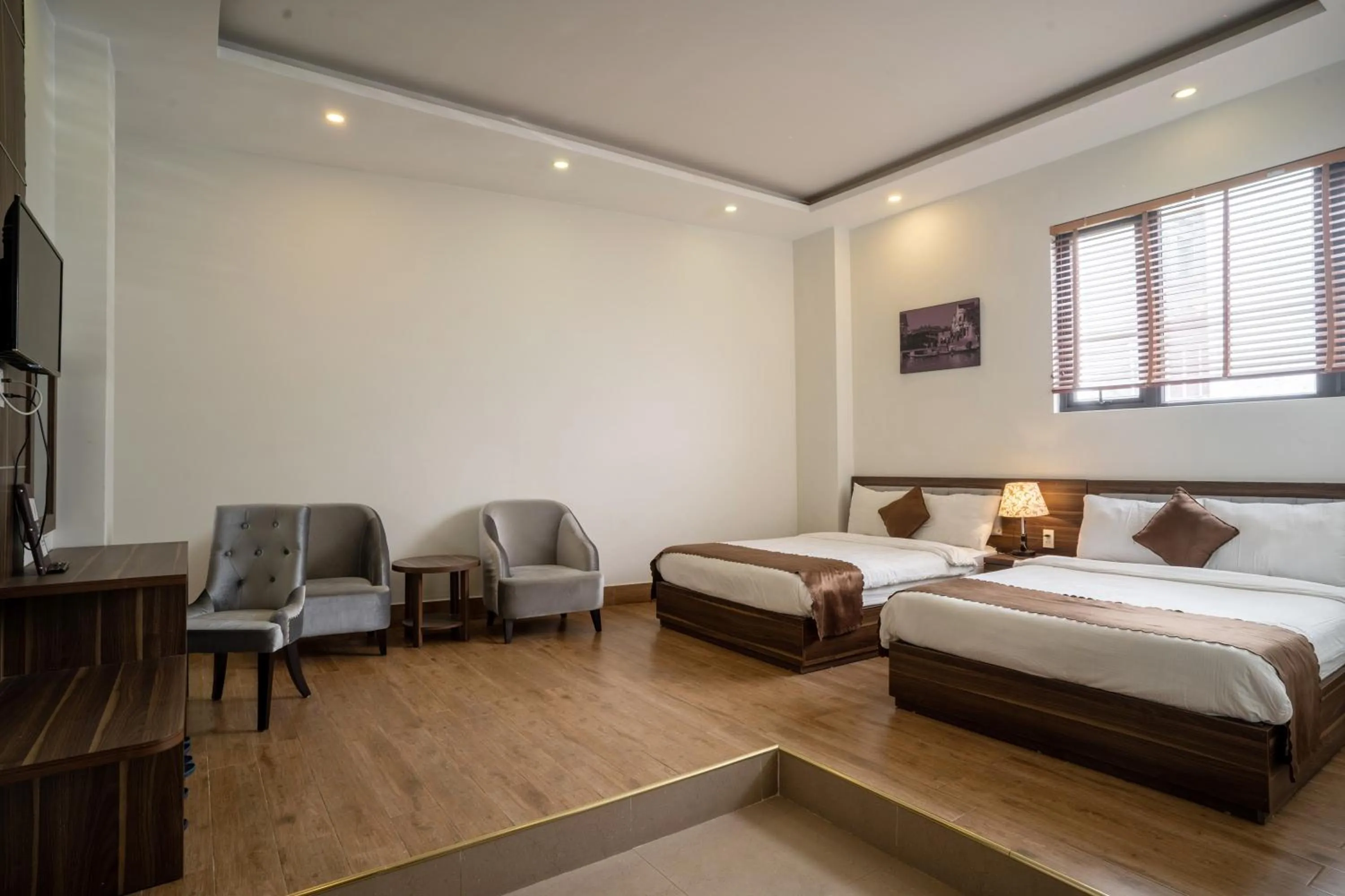 Seating area, Bed in Mai Khanh Hotel