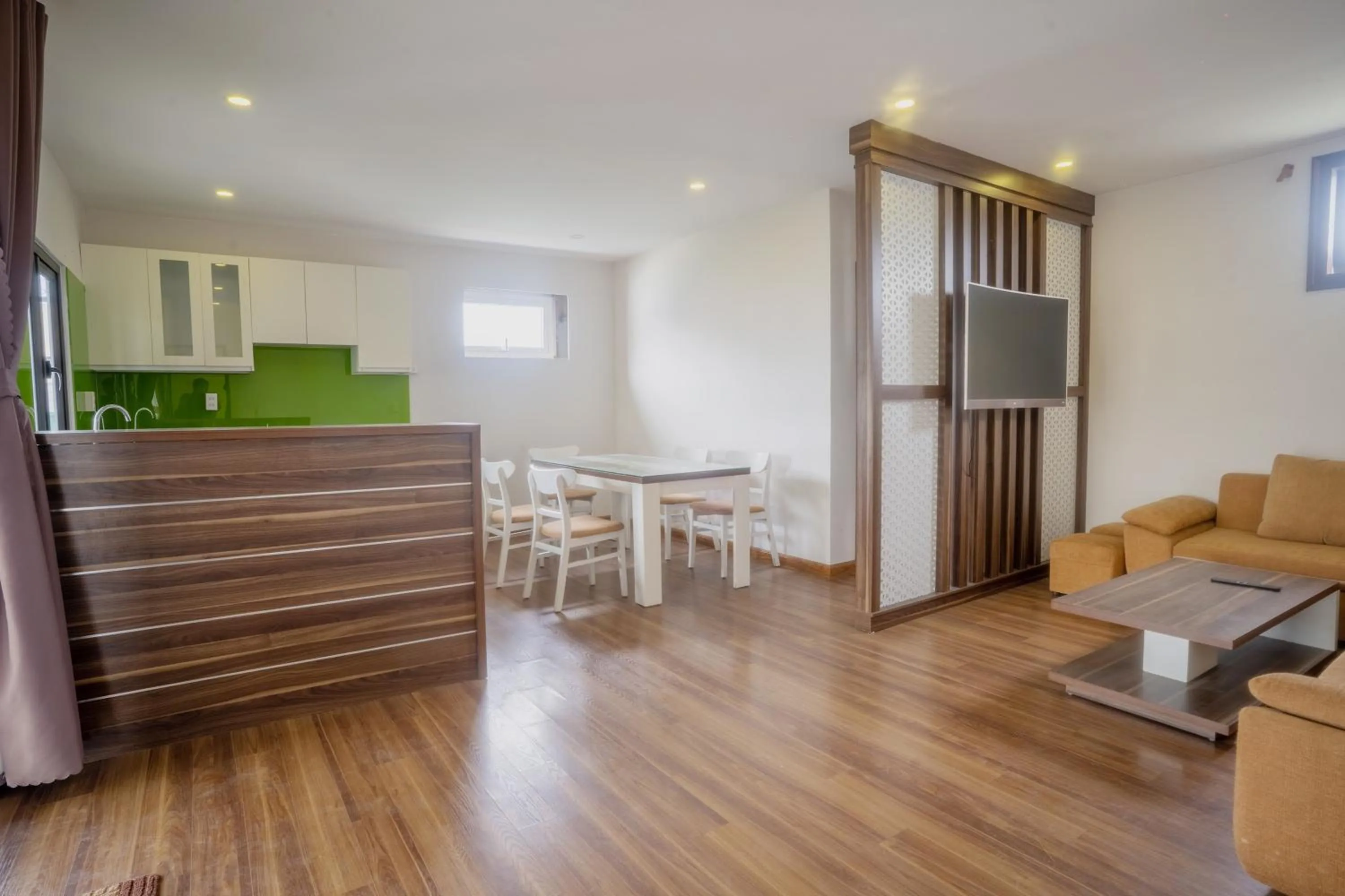 Dining area in Mai Khanh Hotel