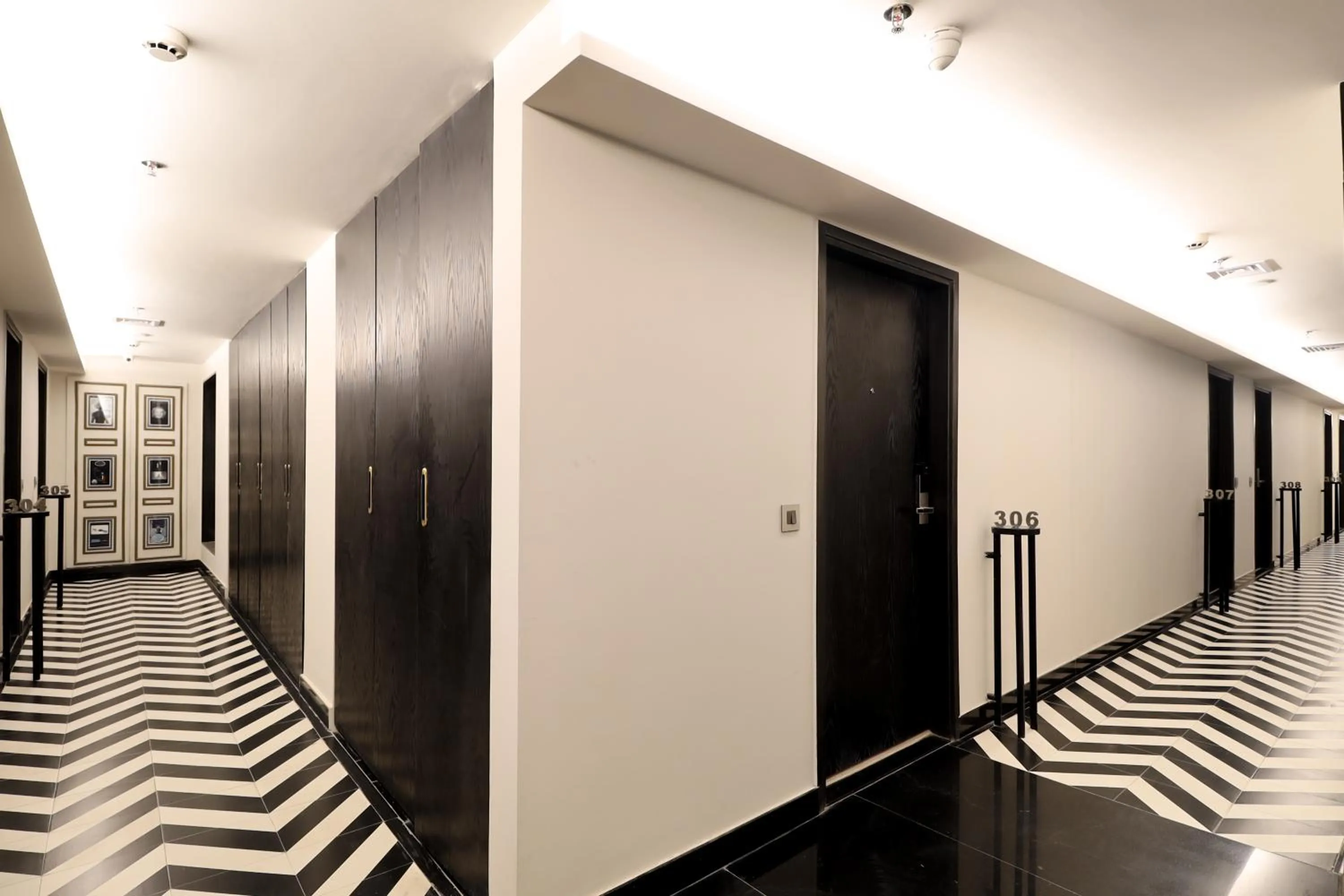 Lobby or reception in AIR by Ahuja Residences