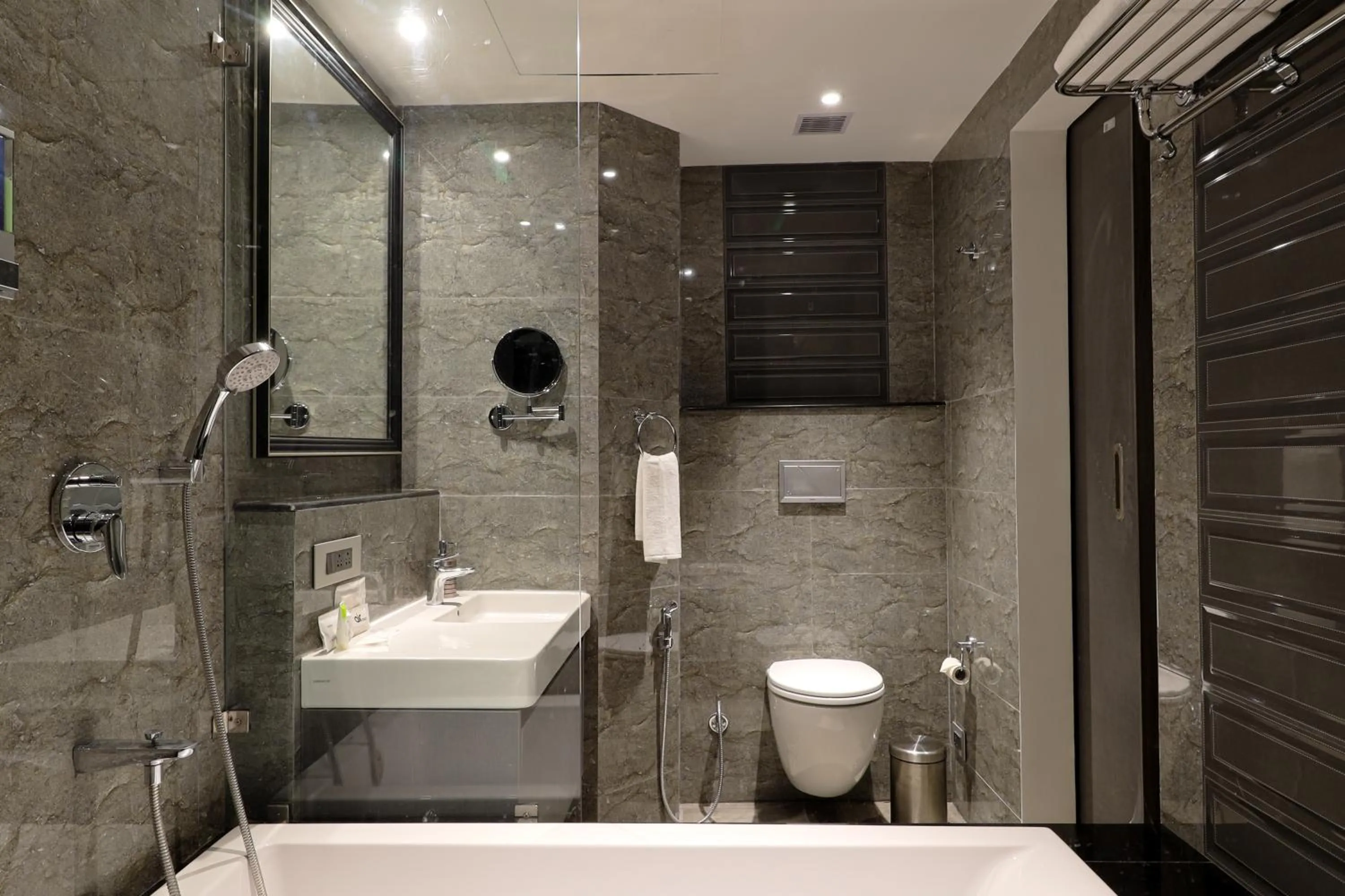 Bathroom in AIR by Ahuja Residences
