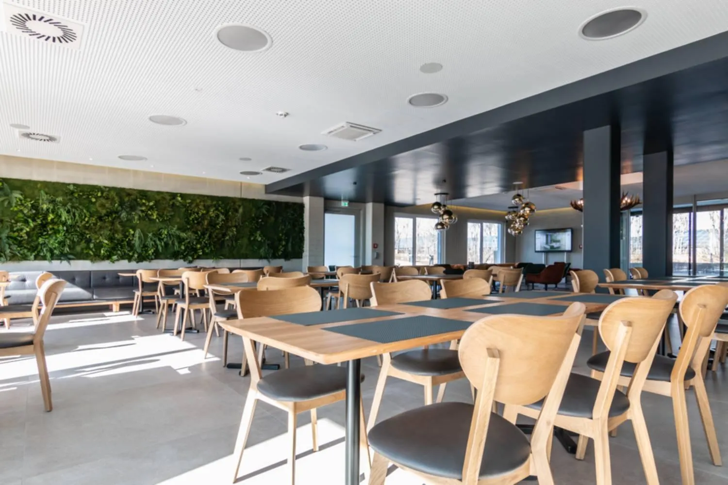 Restaurant/places to eat in Hotel am Sonnenlandpark