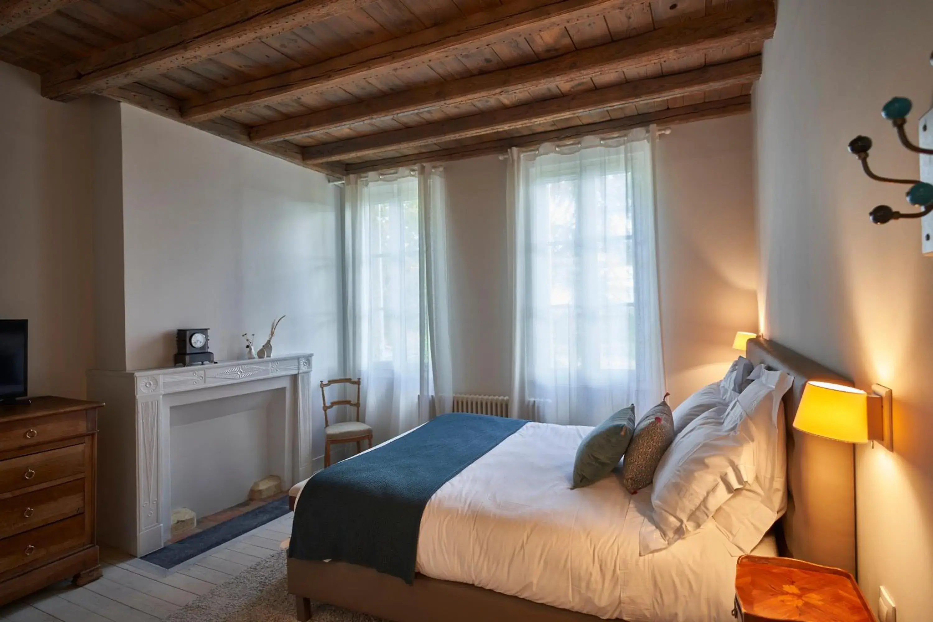 Queen Room with Garden View in Château Bonalgue - Pomerol Queen Room with Garden View in Château Bonalgue - Pomerol