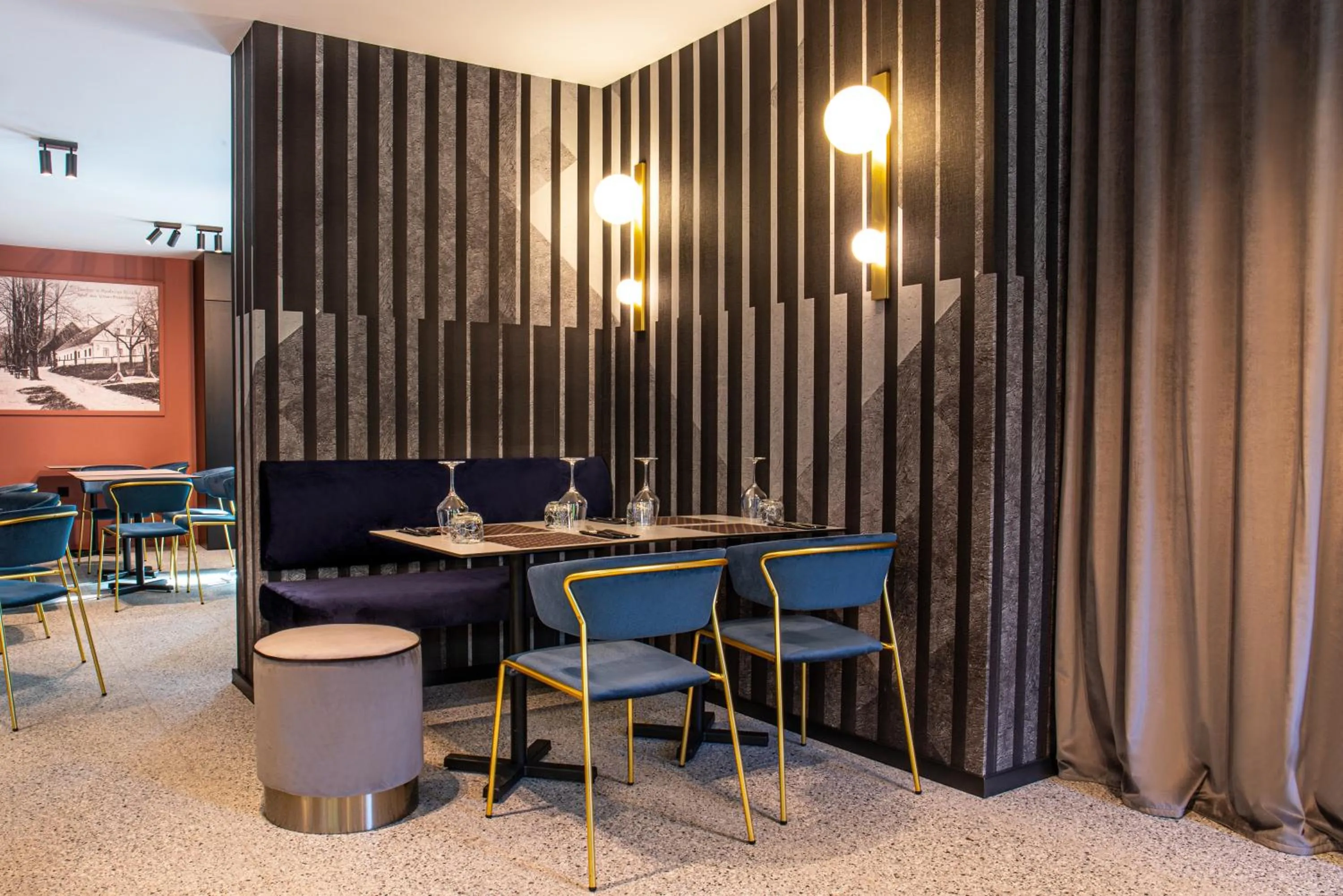 Restaurant/places to eat in Hotel Čad