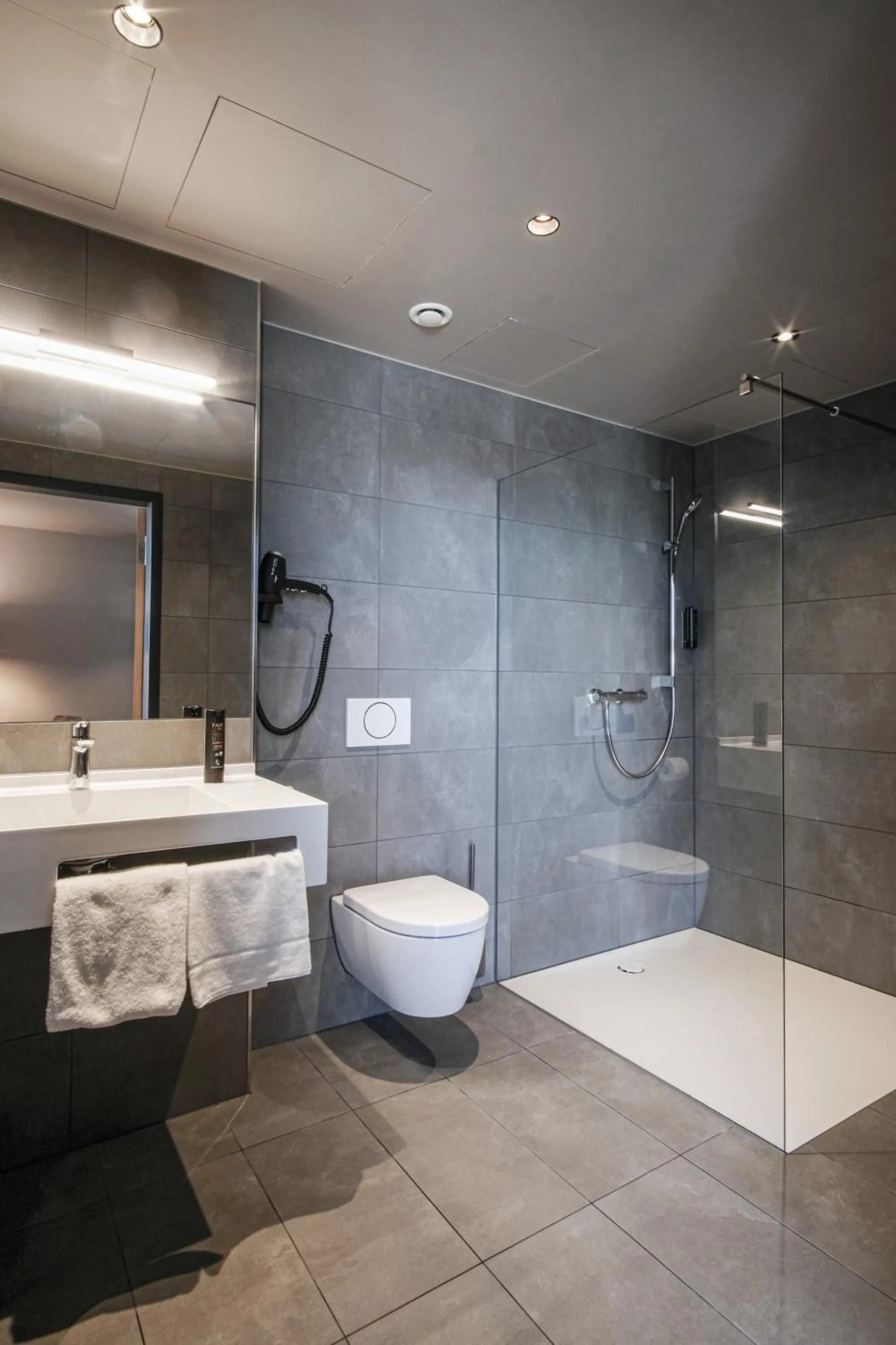 Shower in RiKu HOTEL Göppingen