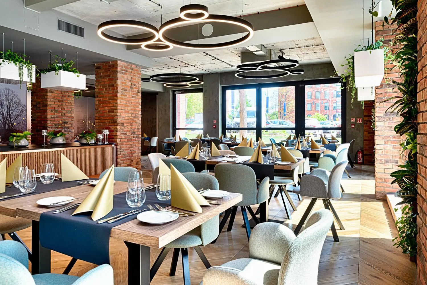 Restaurant/places to eat in Hotel The Loom