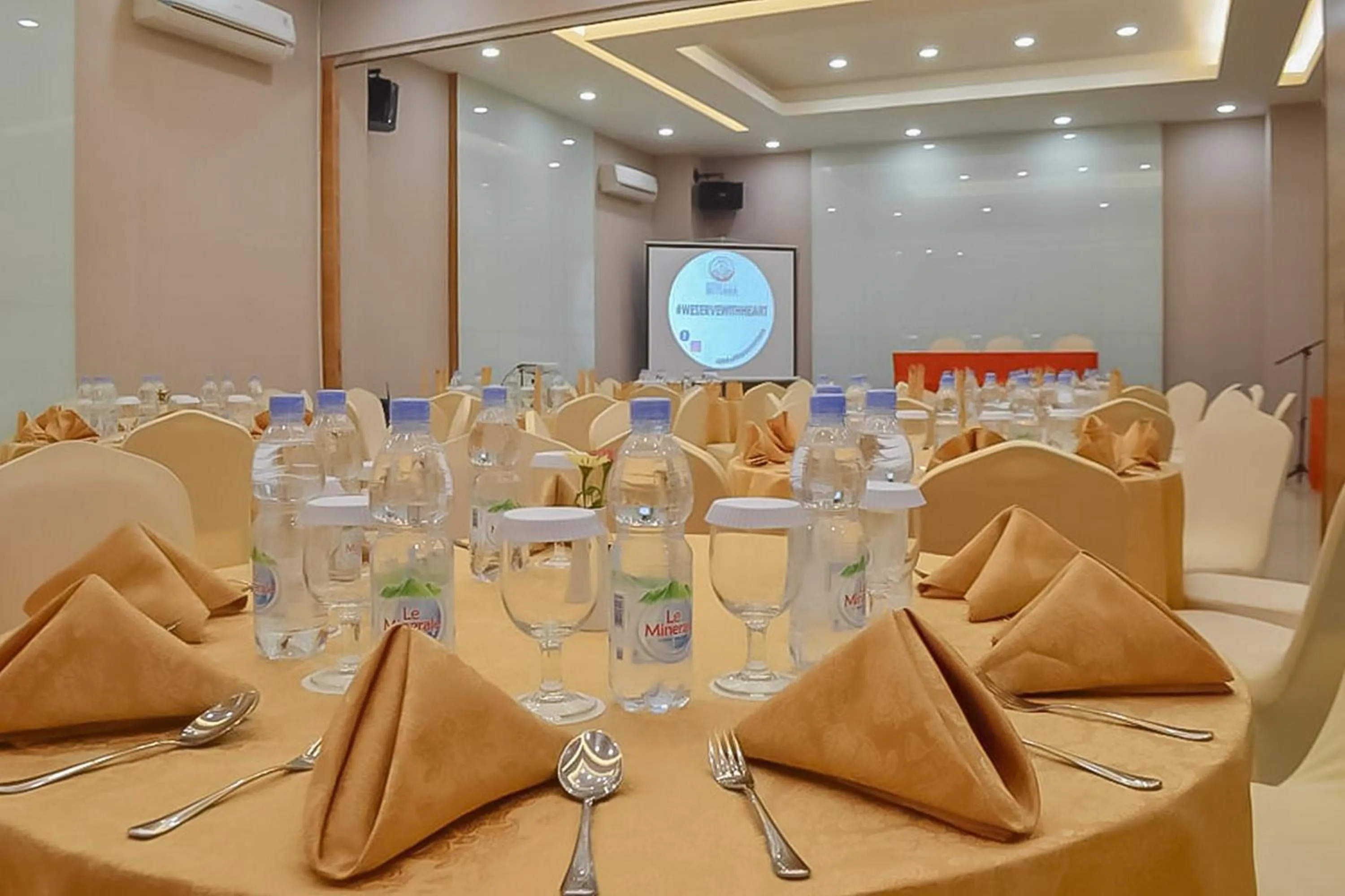 Business facilities in Hotel Mutiara Padang Sidimpuan Mitra RedDoorz