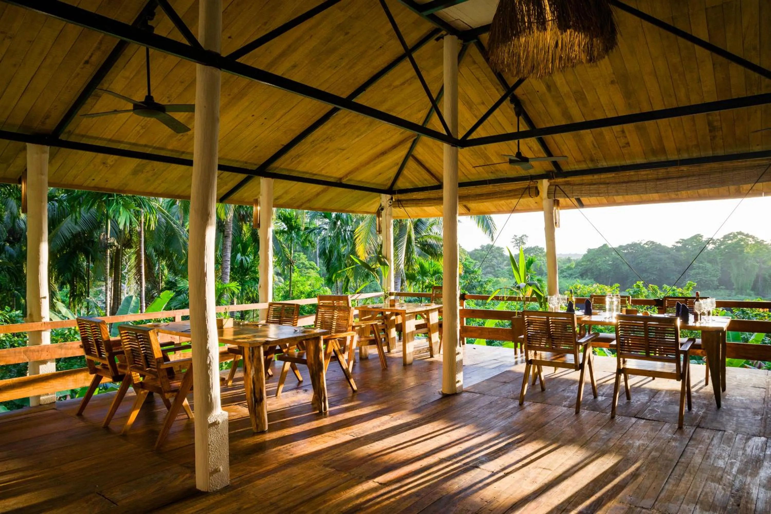 Restaurant/places to eat in Satya Boutique Resort & Spa