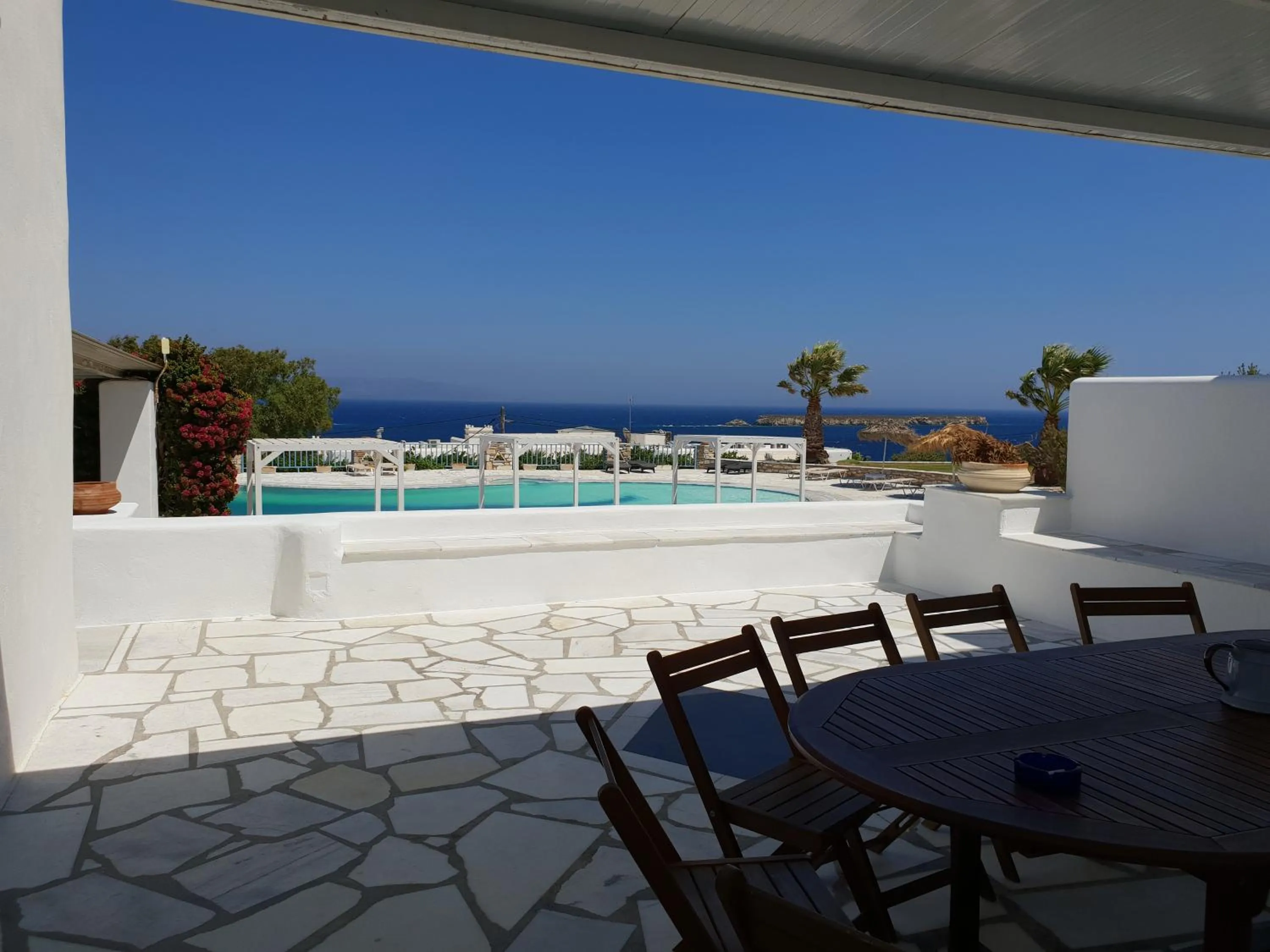 Captain's Rocks Hotel