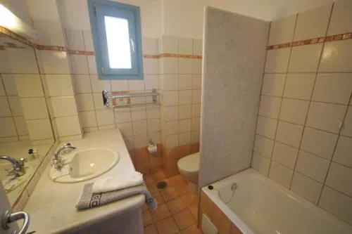 Captain's Rocks Hotel