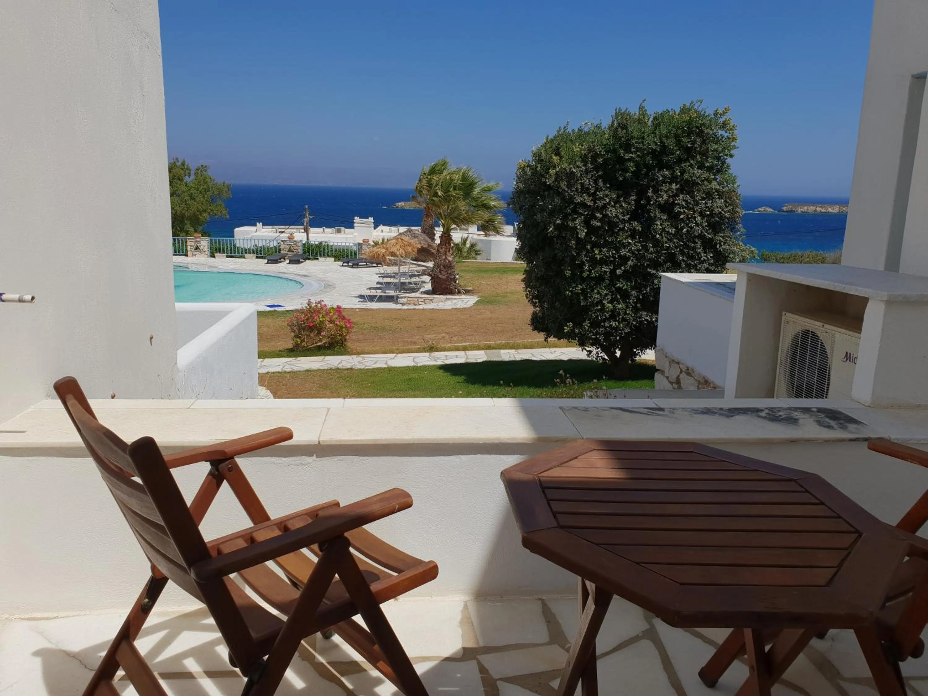 Captain's Rocks Hotel