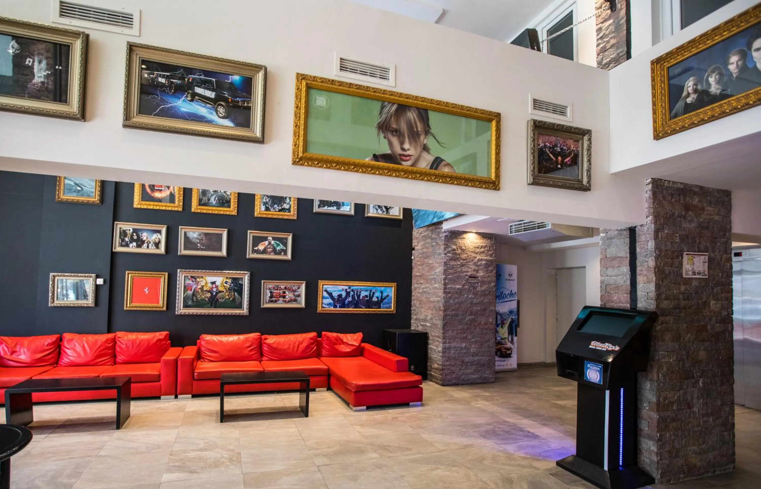 Lobby or reception in Hotel Bariloche Suites